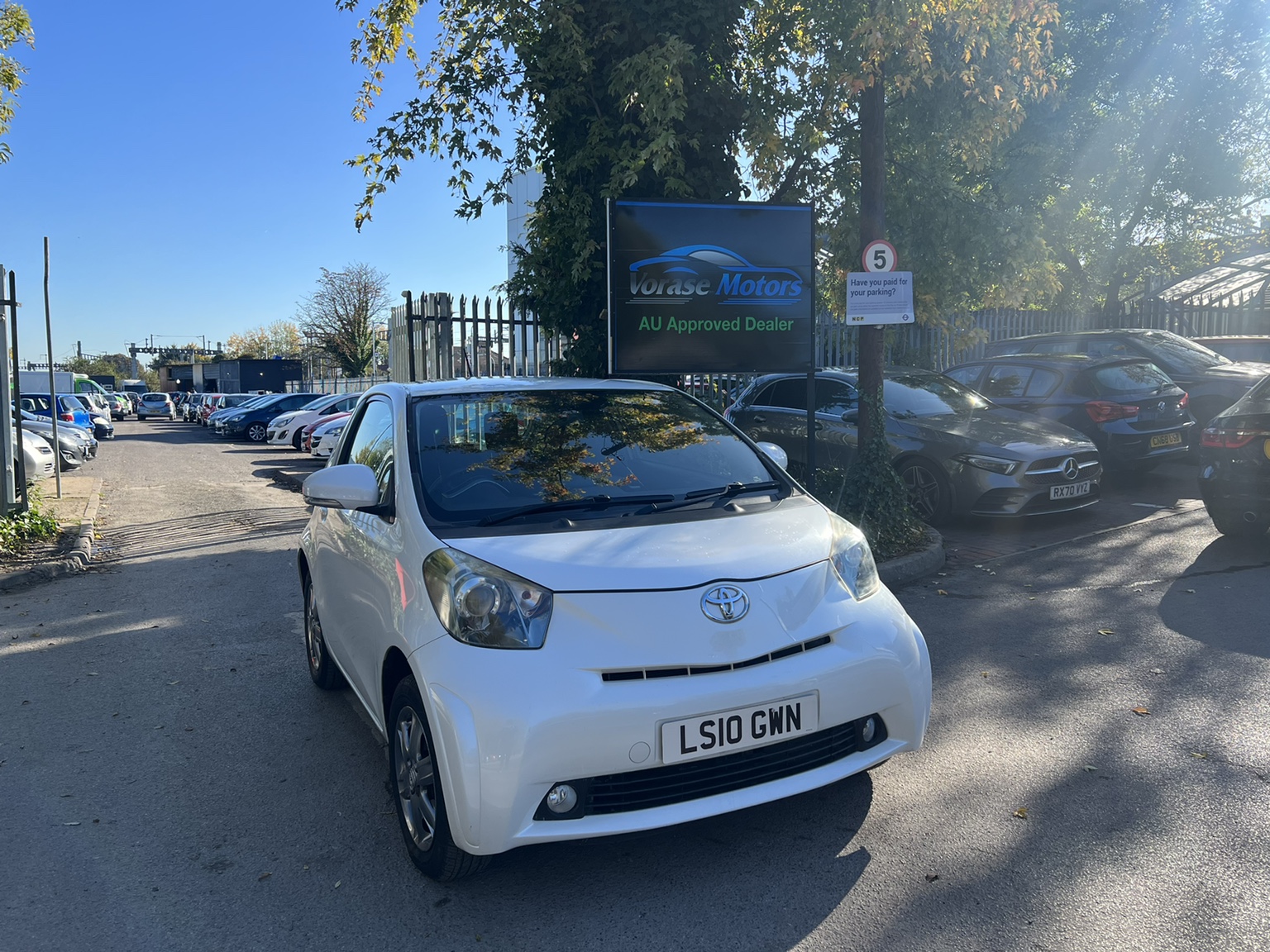 Toyota IQ 1.0 VVT-i 2 3dr Multidrive 2010