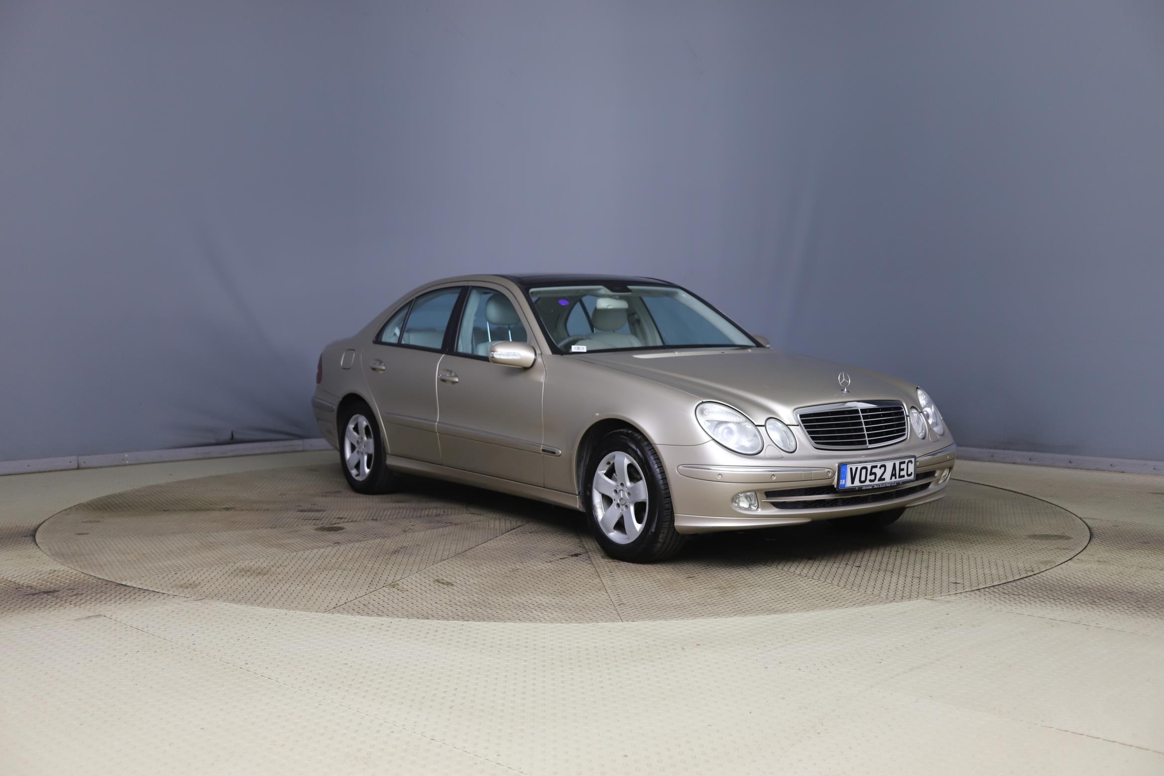 Mercedes-Benz E Class E240 AVANTGARDE 4-Door 2003