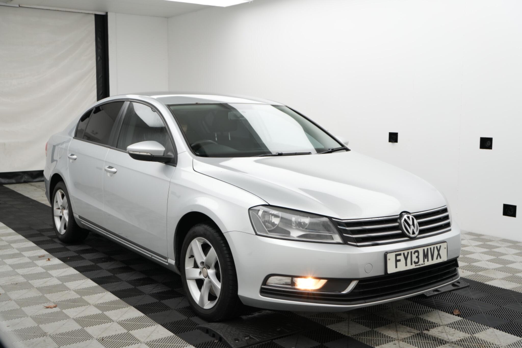 2013 Volkswagen Passat 1.6TD (s/s) Saloon 4d