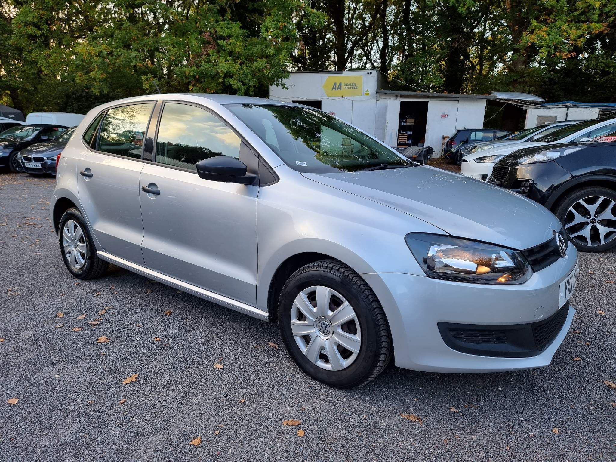 Volkswagen Polo S 5-Door 2011