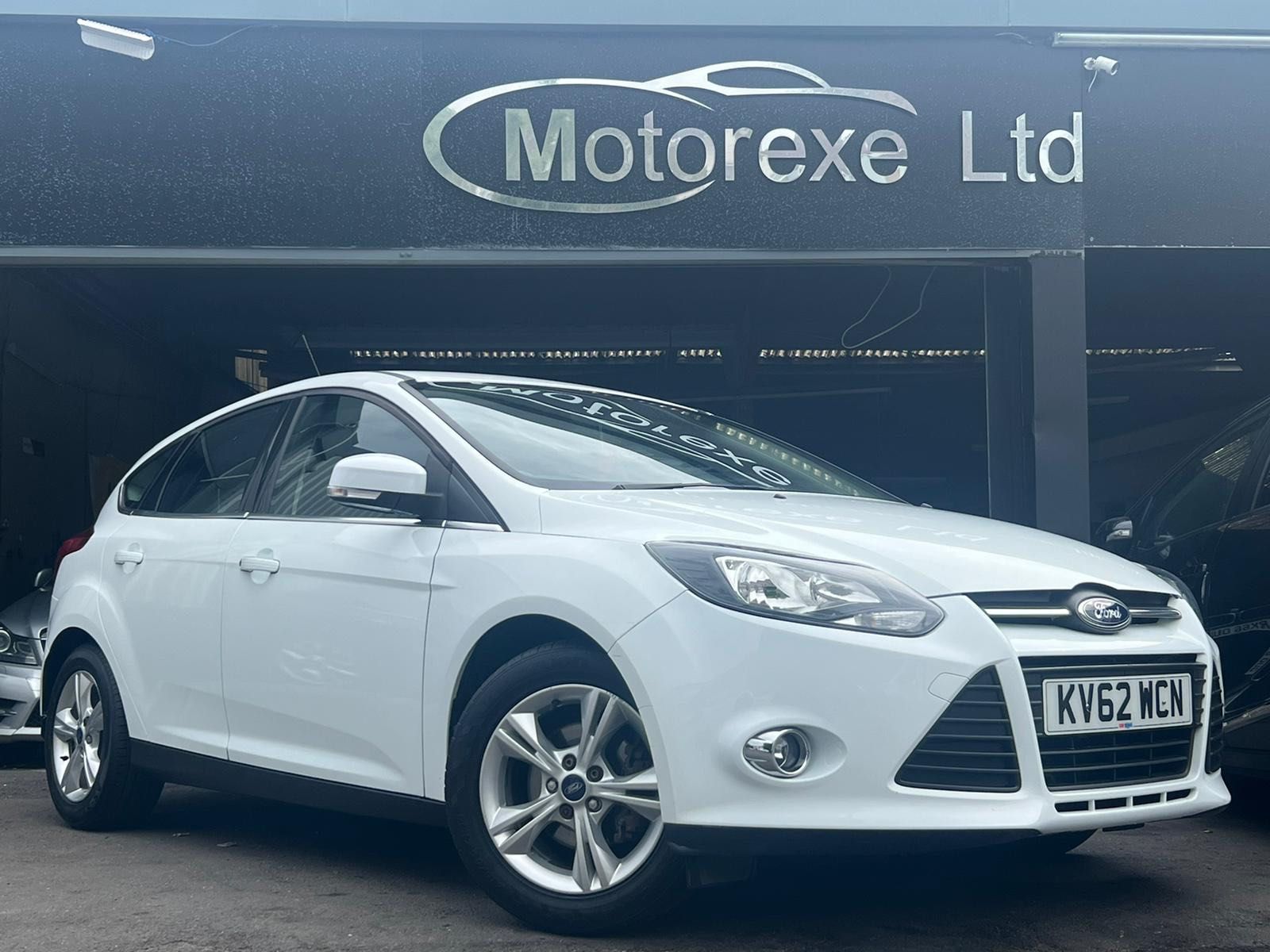 Ford Focus ZETEC 5-Door 2012