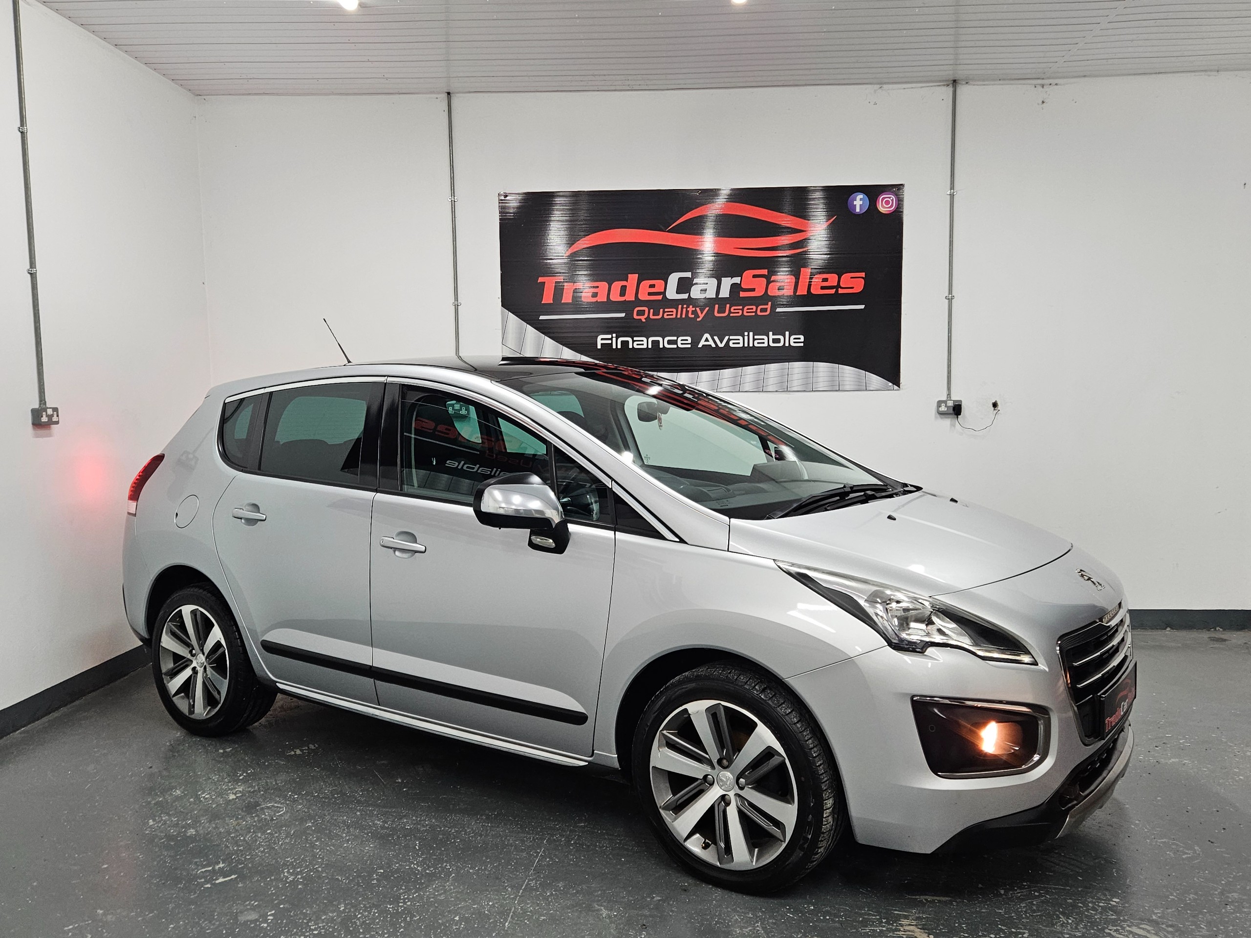 2017 Peugeot 1.6 BlueHDi Allure SUV 5dr Diesel Manual Euro 6 (s/s) (120 ps) - vehicle photo 3 for sale on PureCar