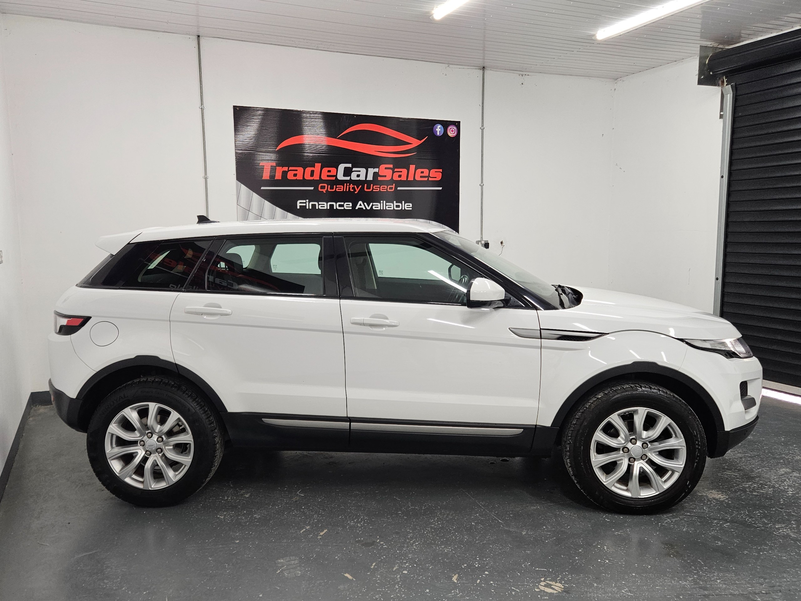 2015 Land Rover Range Rover Evoque 2.2 eD4 Pure Tech SUV 5dr Diesel Manual FWD Euro 5 (s/s) (150 ps) - vehicle photo 3 for sale on PureCar