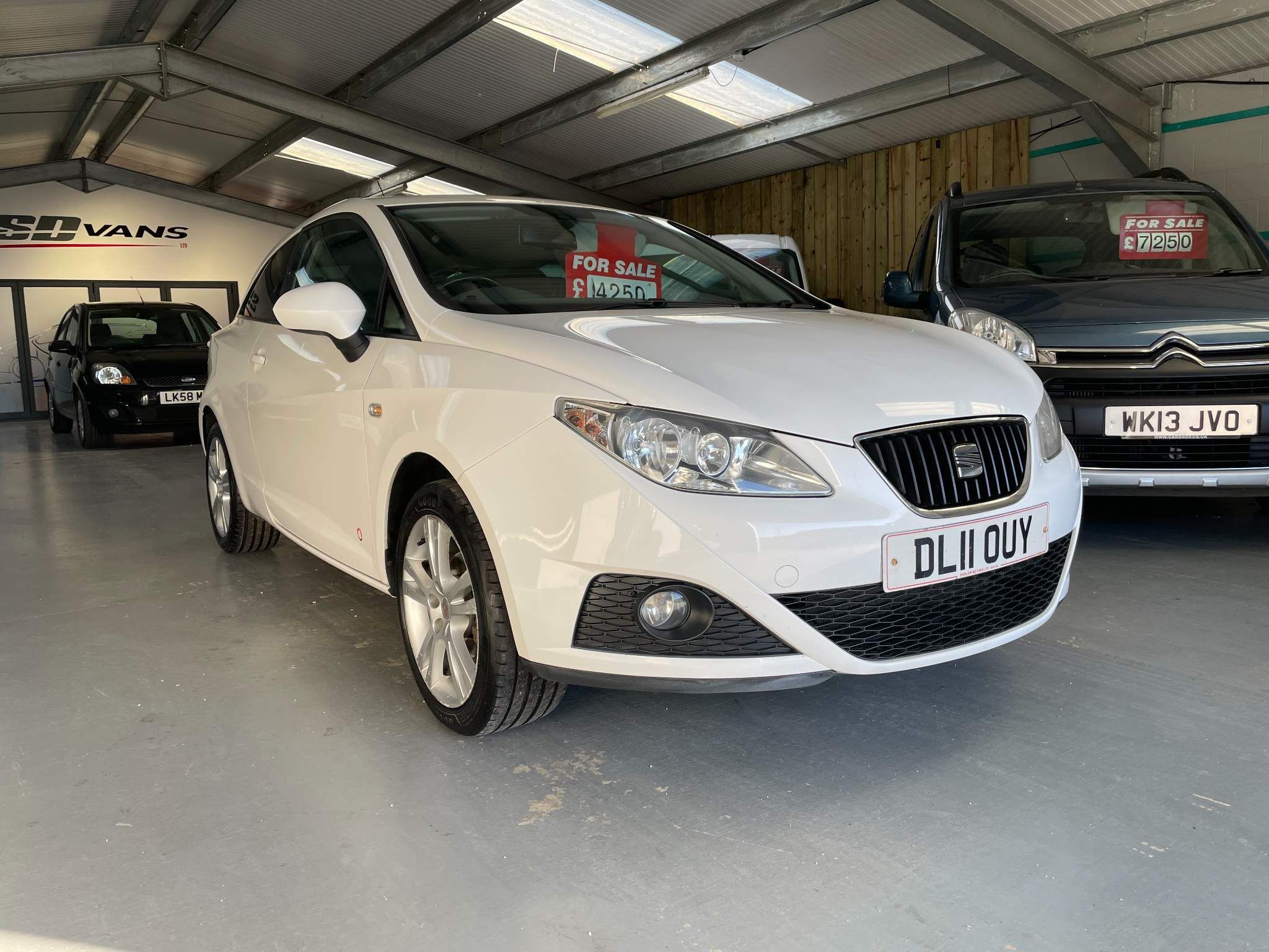 SEAT Ibiza SE COPA 3-Door 2011