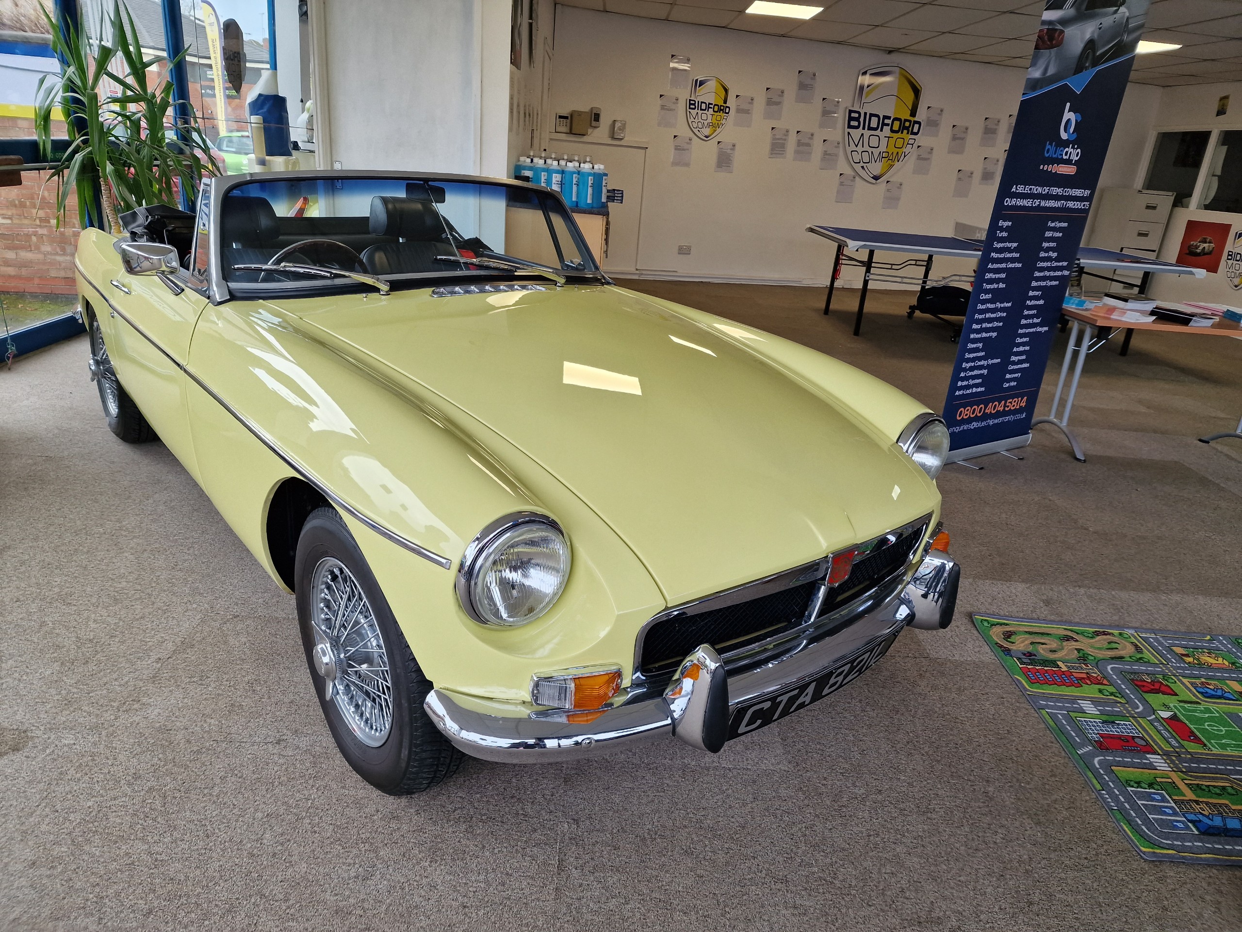 MG MGB ROADSTER 2-Door 1973
