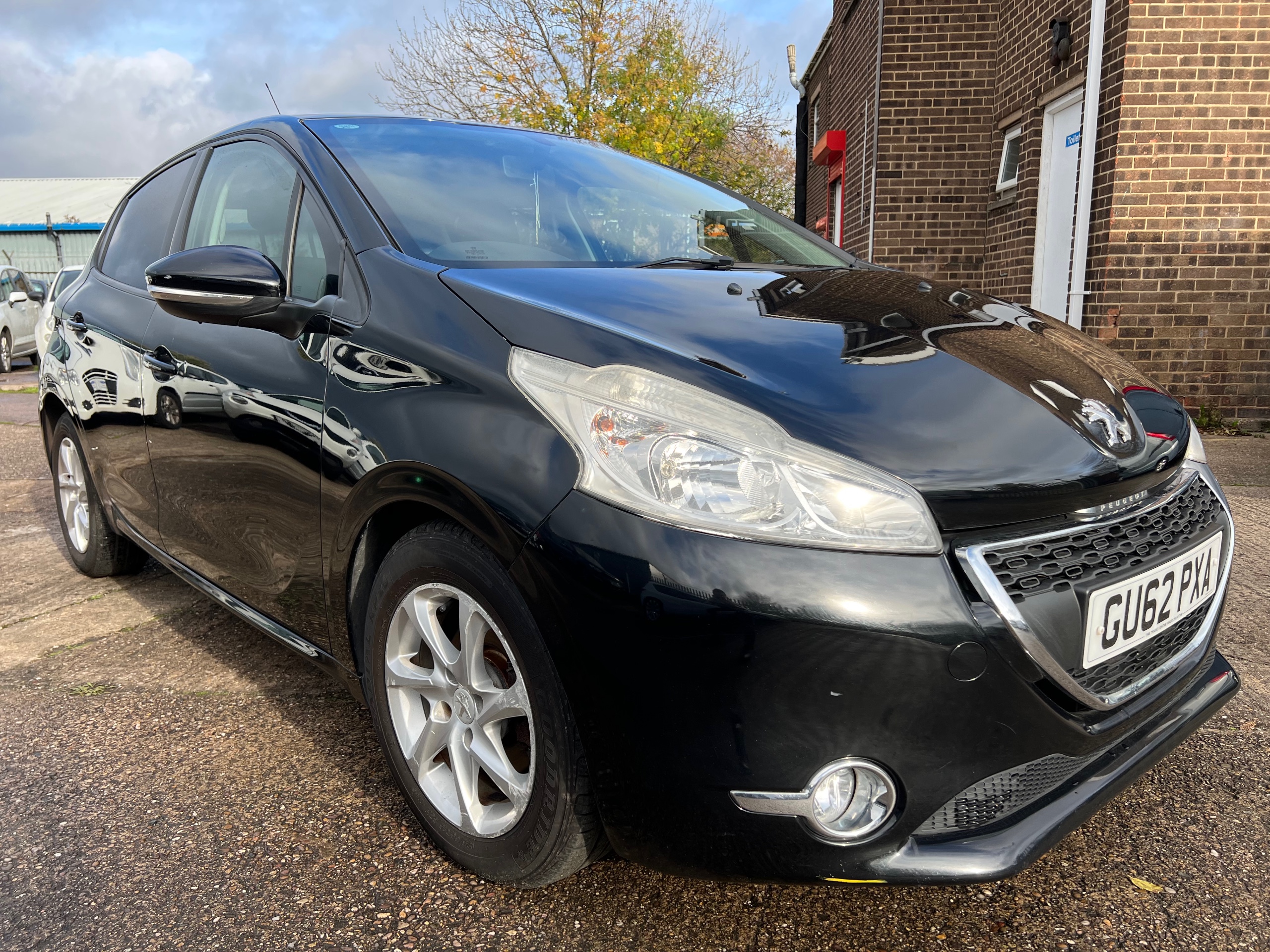 Peugeot 208 ACTIVE 5-Door LOW INSURANCE ZERO TAX BRACKET 2012