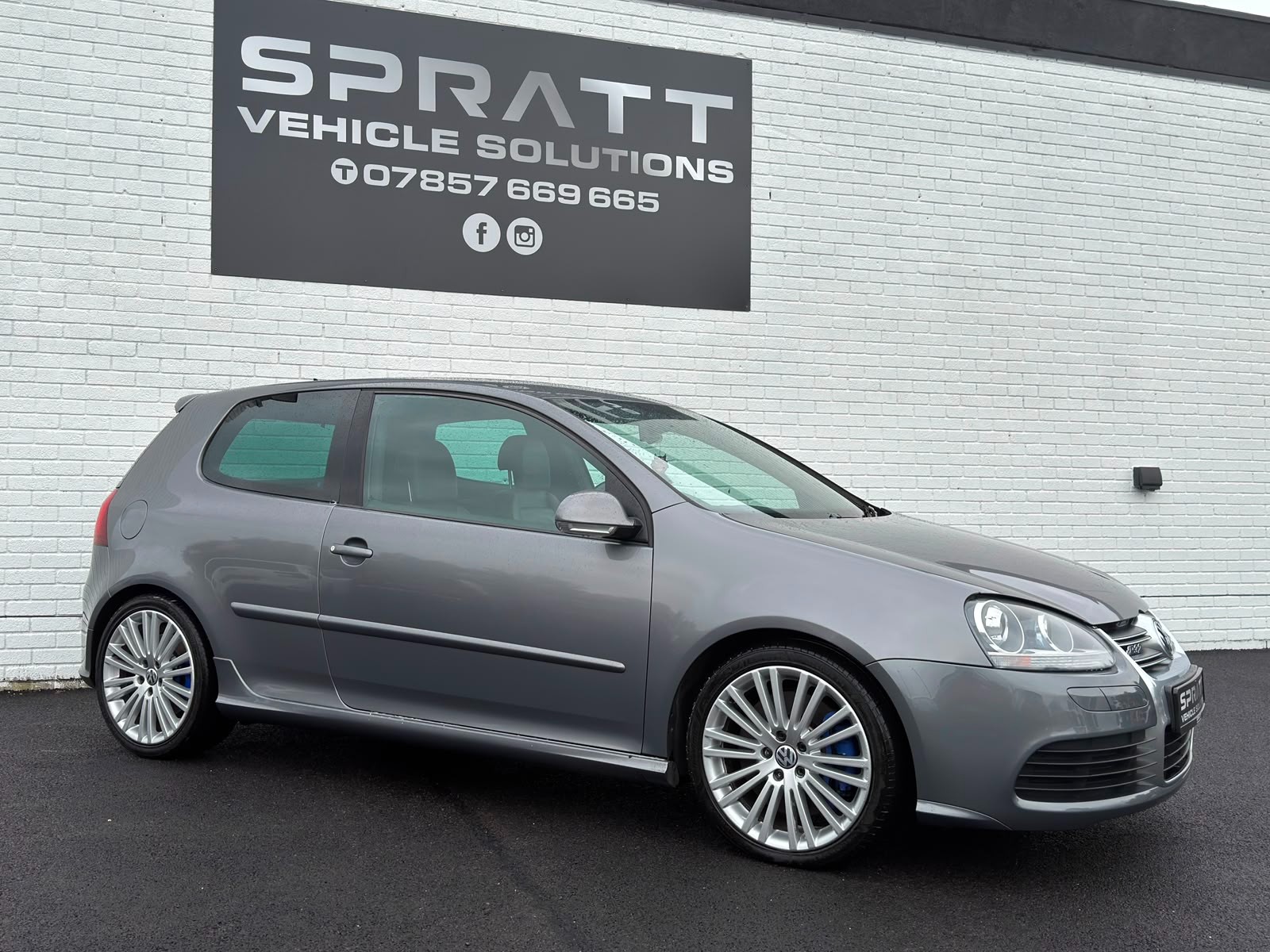 2007 Volkswagen Golf 3.2 V6 R32 Hatchback 3dr Petrol Manual 4Motion (257 g/km, 247 bhp) - vehicle photo 4 for sale on PureCar