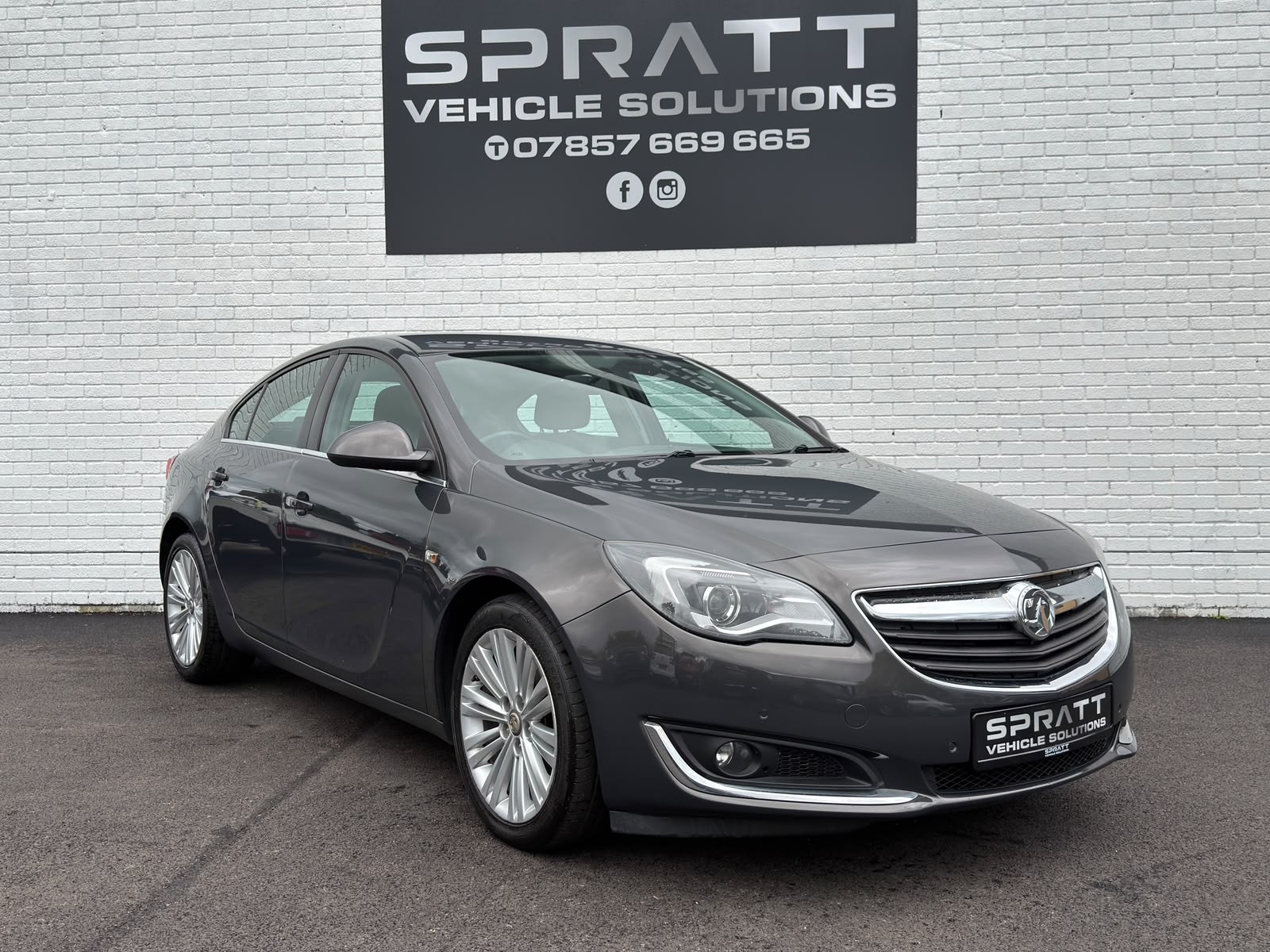 2015 Vauxhall Insignia 2.0 CDTi ecoFLEX Design Nav Hatchback 5dr Diesel Manual Euro 5 (s/s) (140 ps) - vehicle photo 2 for sale on PureCar