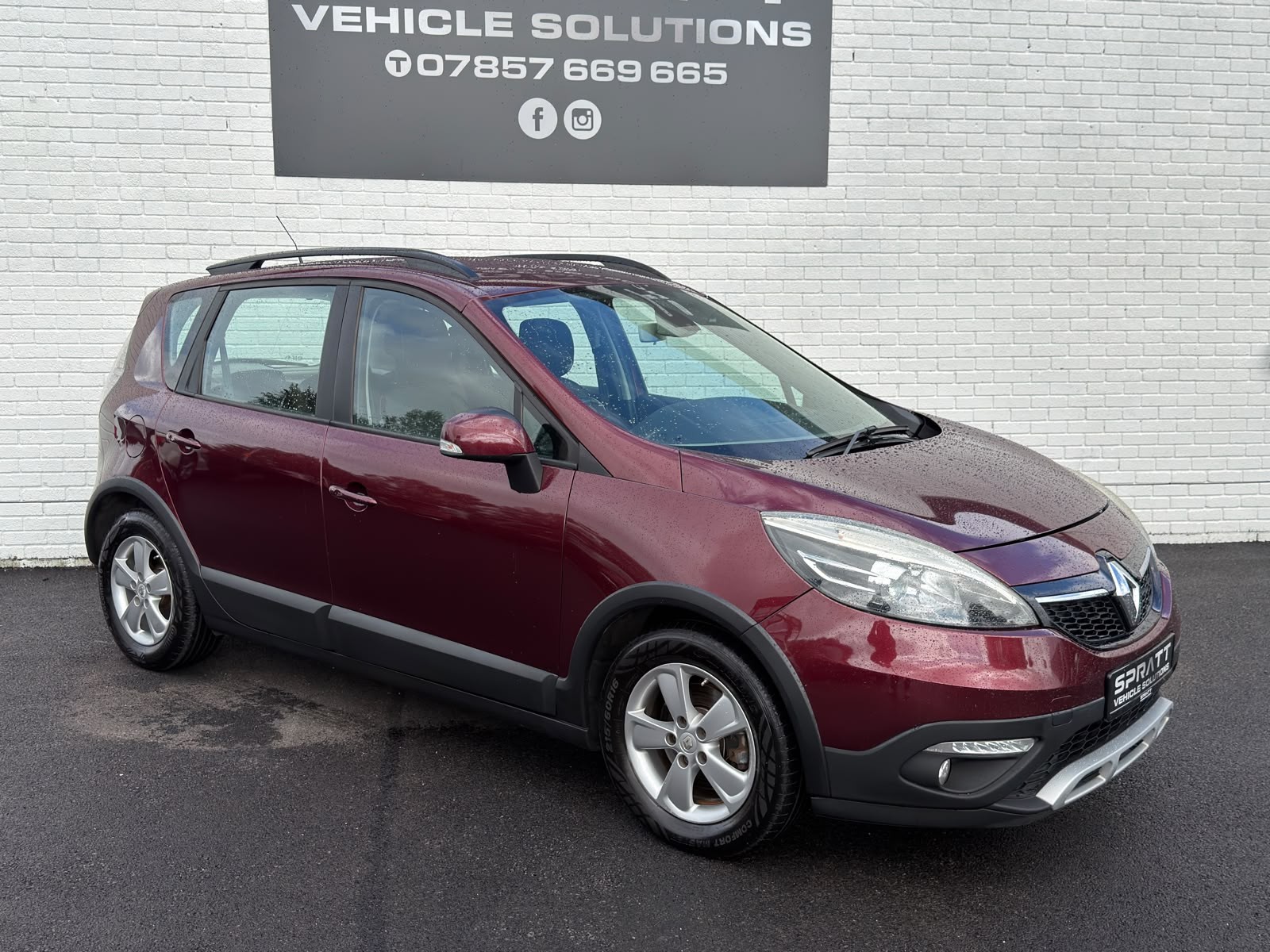 2015 Renault Scenic XMOD 1.5 dCi Dynamique Nav MPV 5dr Diesel Manual Euro 6 (s/s) (110 ps) - vehicle photo 4 for sale on PureCar