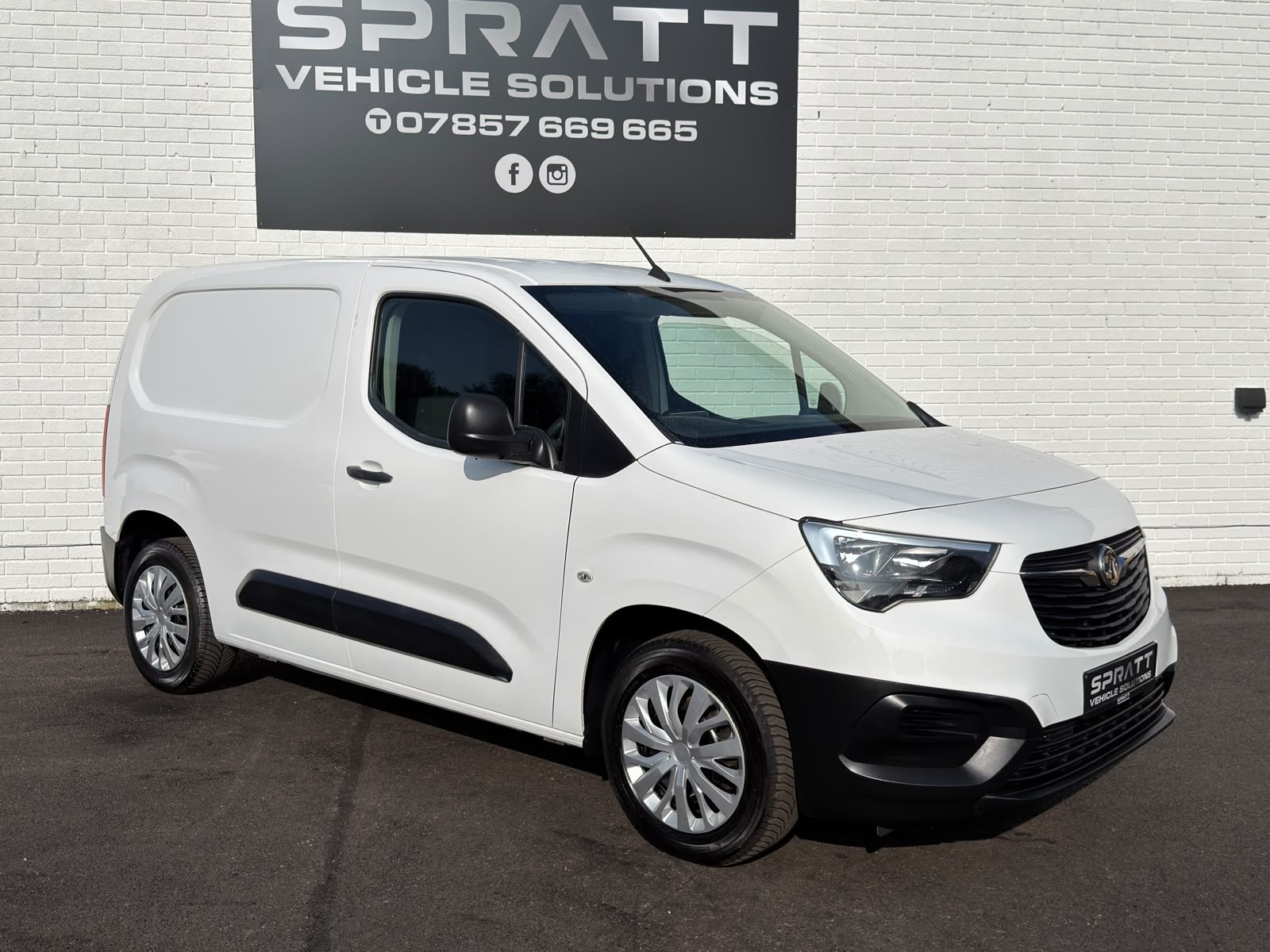 2019 Vauxhall Combo 1.5 Turbo D 2000 Edition Panel Van 4dr Diesel Manual L1 H1 Euro 6 (s/s) (130 ps) - vehicle photo 3 for sale on PureCar