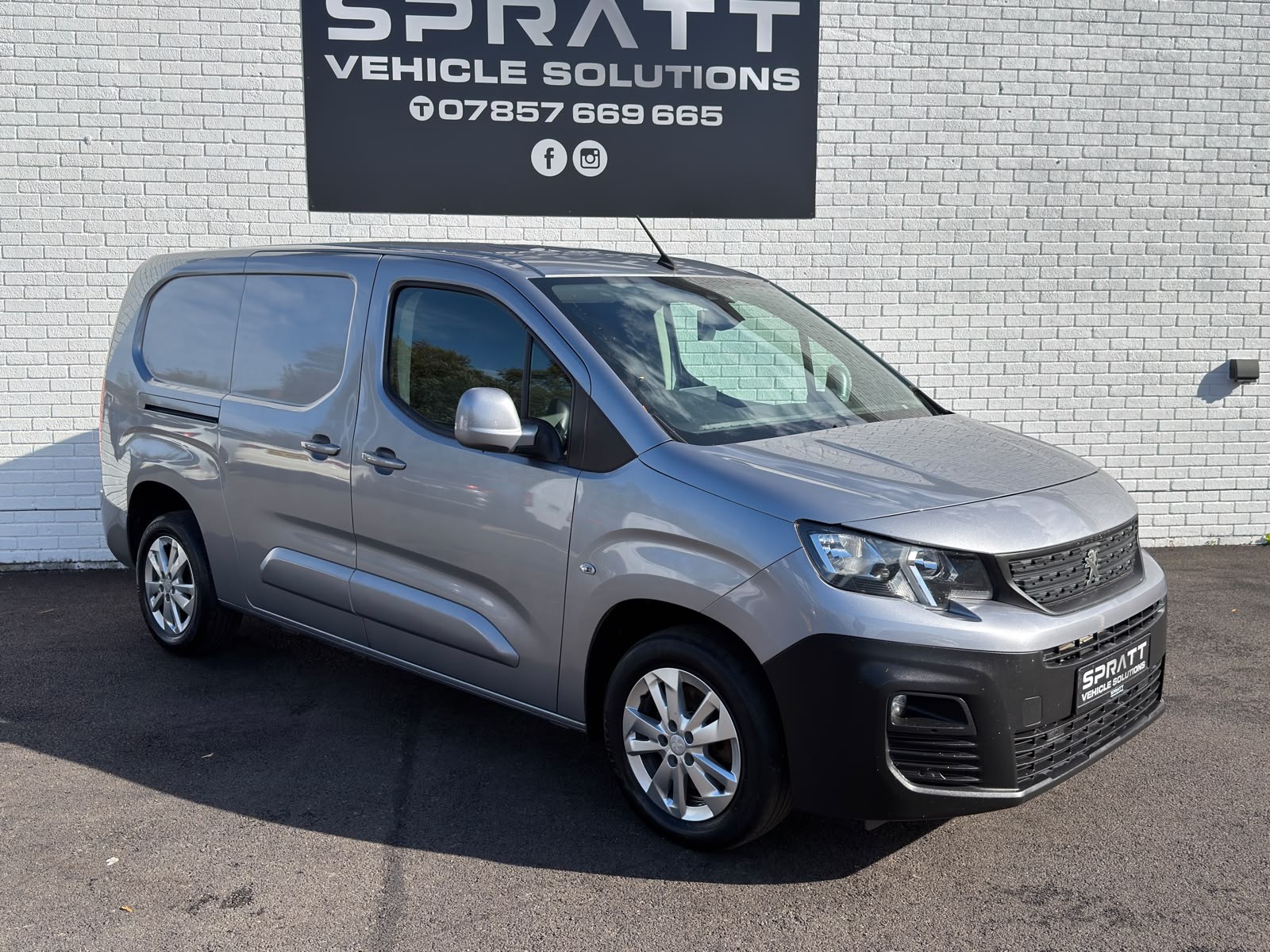 2019 Peugeot Partner 1.5 BlueHDi 950 Asphalt Long Panel Van 6dr Diesel Manual LWB Euro 6 (s/s) (130 bhp) - vehicle photo 3 for sale on PureCar