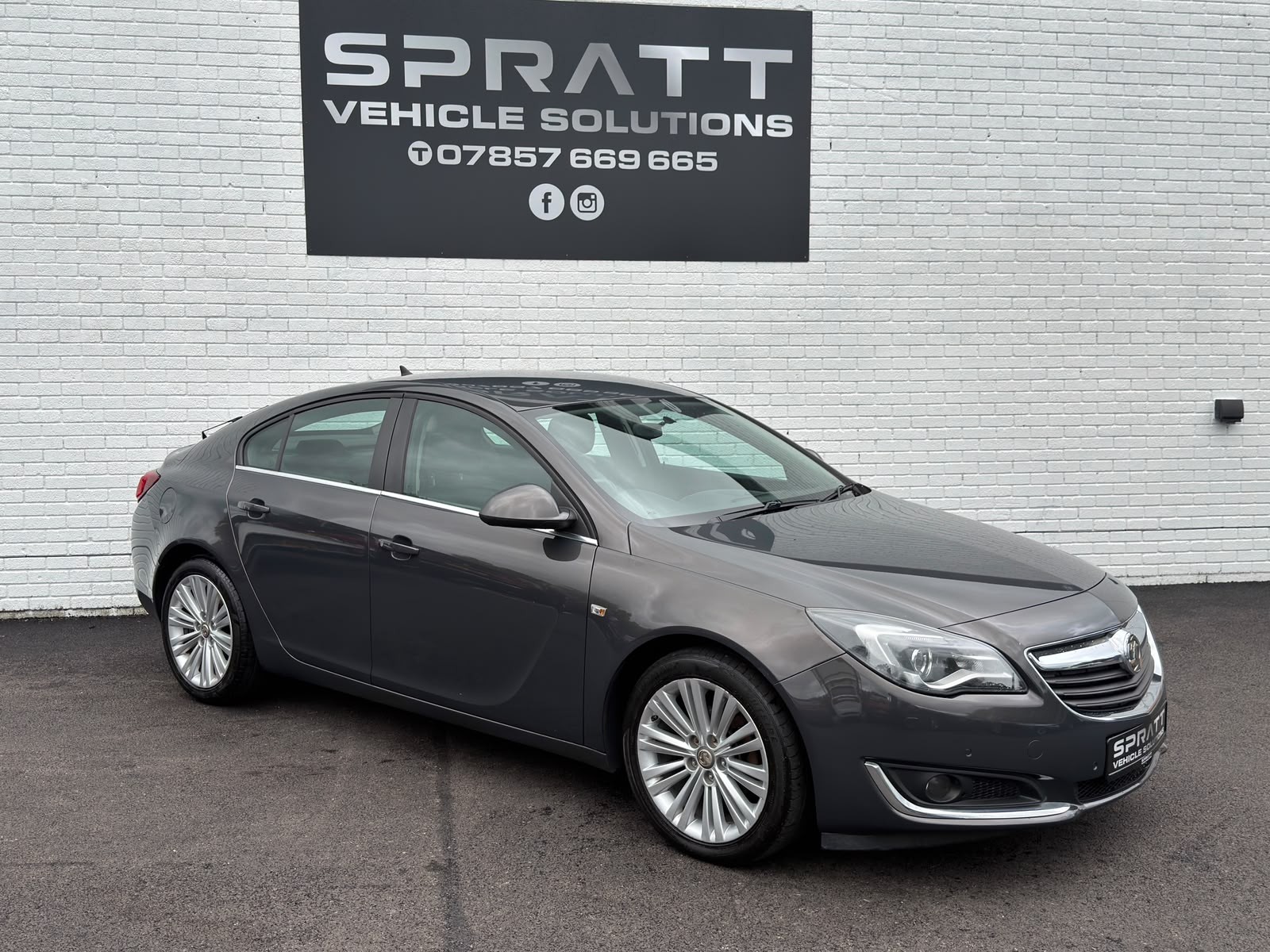 2015 Vauxhall Insignia 2.0 CDTi ecoFLEX Design Nav Hatchback 5dr Diesel Manual Euro 5 (s/s) (140 ps) - vehicle photo 3 for sale on PureCar