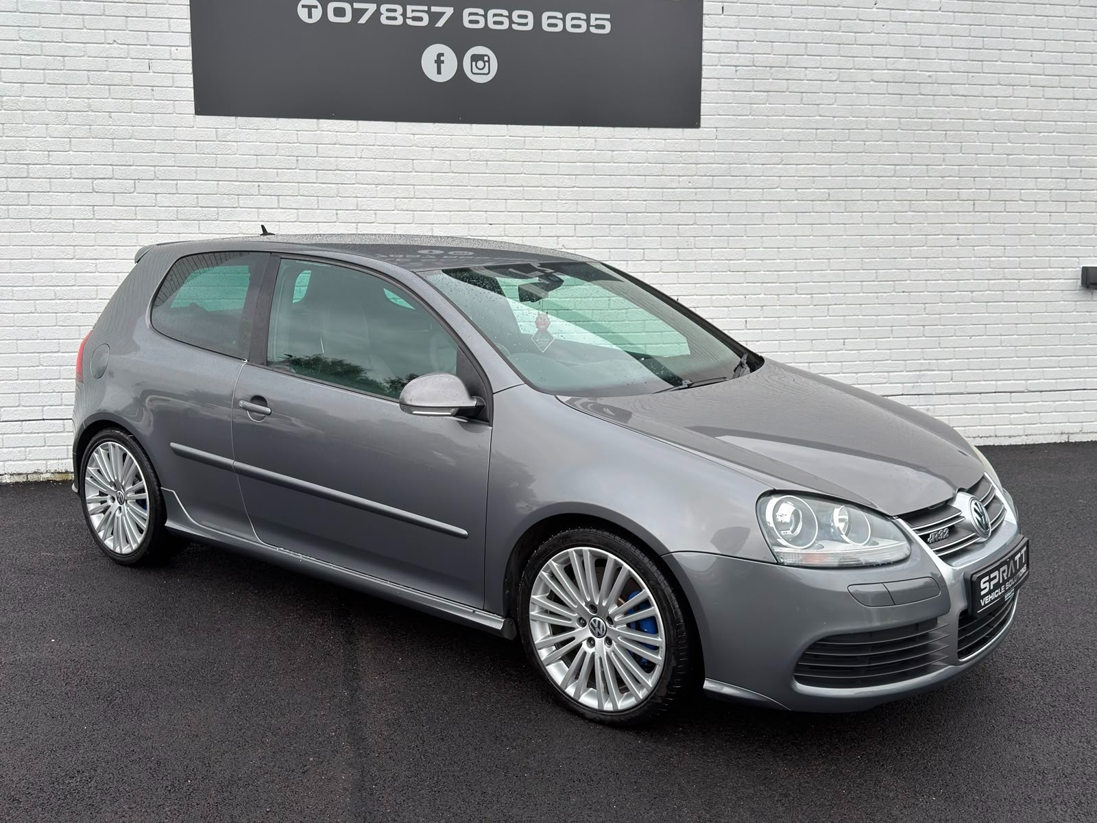 2007 Volkswagen Golf 3.2 V6 R32 Hatchback 3dr Petrol Manual 4Motion (257 g/km, 247 bhp) - vehicle photo 3 for sale on PureCar