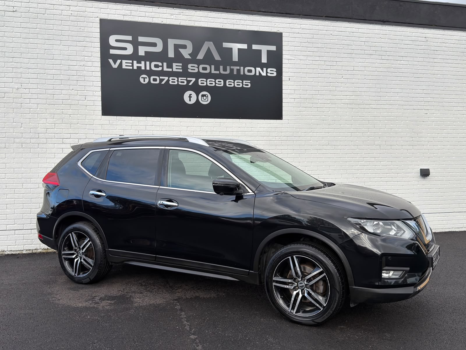 2017 Nissan X-Trail 1.6 dCi N-Connecta SUV 5dr Diesel Manual Euro 6 (s/s) (130 ps) - vehicle photo 4 for sale on PureCar