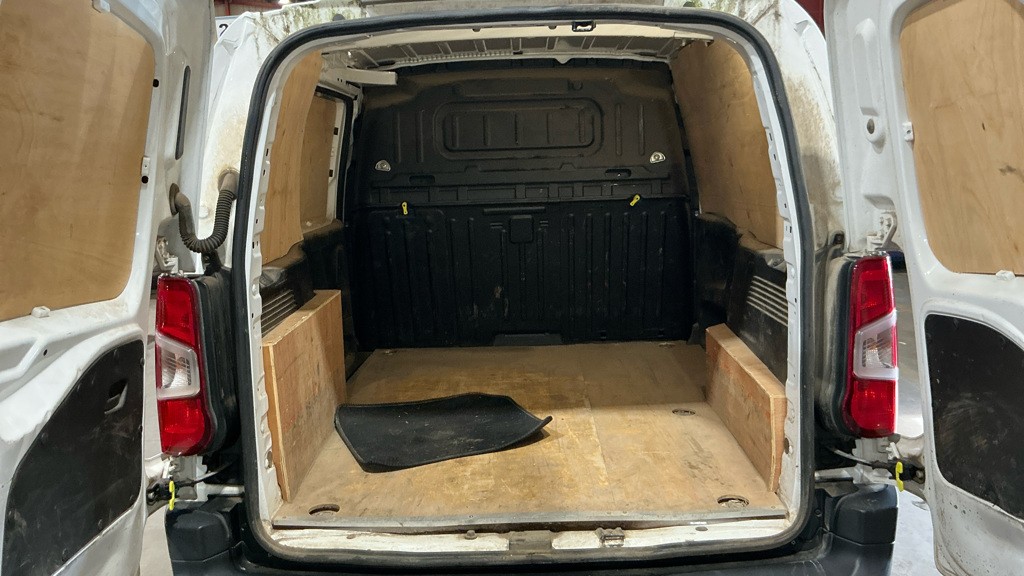 2021 Peugeot Partner 1.5 BlueHDi 1000 Grip Standard Panel Van 5dr Diesel Manual SWB Euro 6 (s/s) (100 bhp) - vehicle photo 2 for sale on PureCar