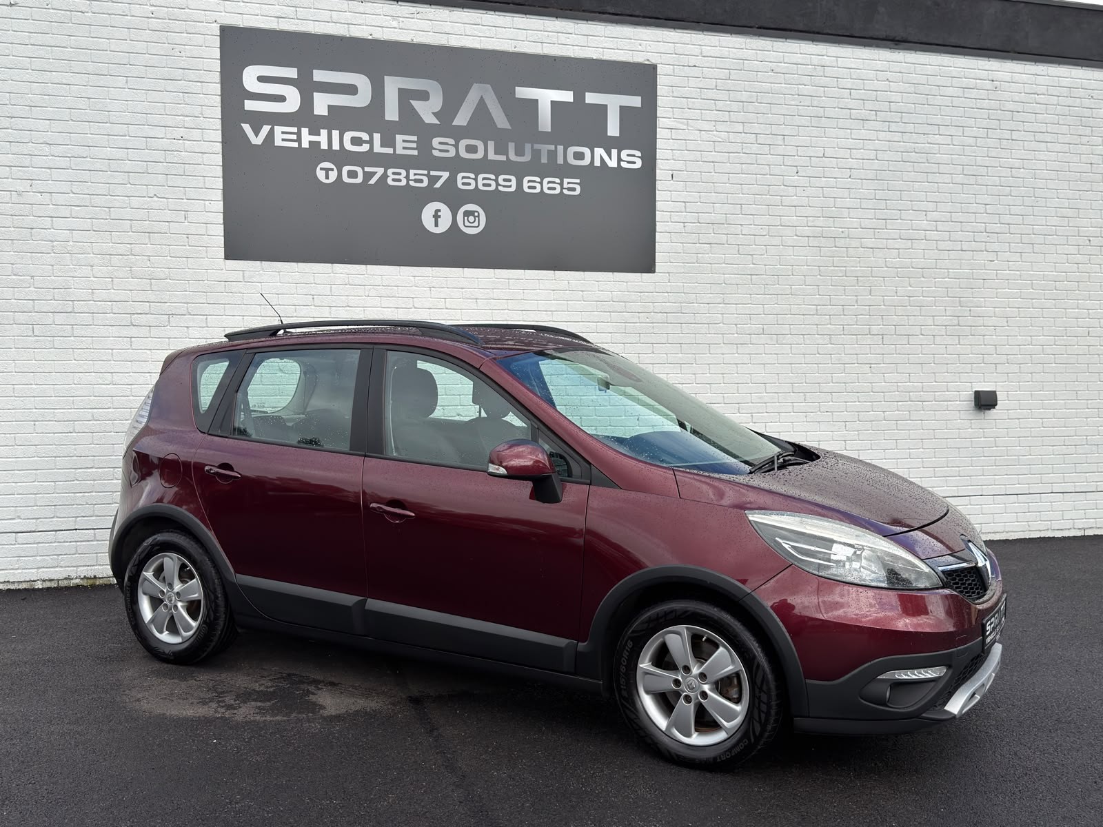 2015 Renault Scenic XMOD 1.5 dCi Dynamique Nav MPV 5dr Diesel Manual Euro 6 (s/s) (110 ps) - vehicle photo 3 for sale on PureCar