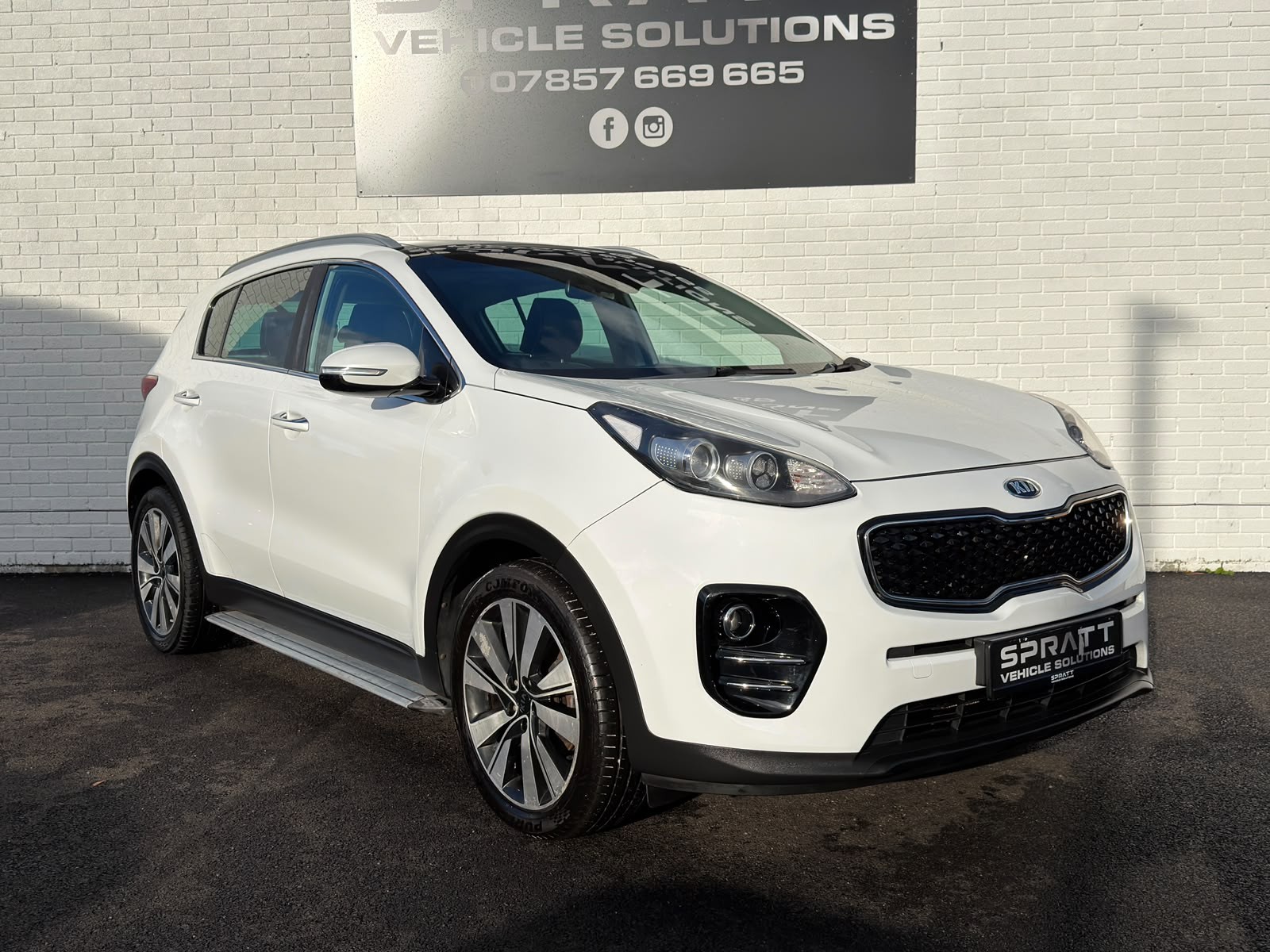 2017 Kia Sportage 1.7 CRDi 3 SUV 5dr Diesel Manual Euro 6 (s/s) (114 bhp) - vehicle photo 2 for sale on PureCar