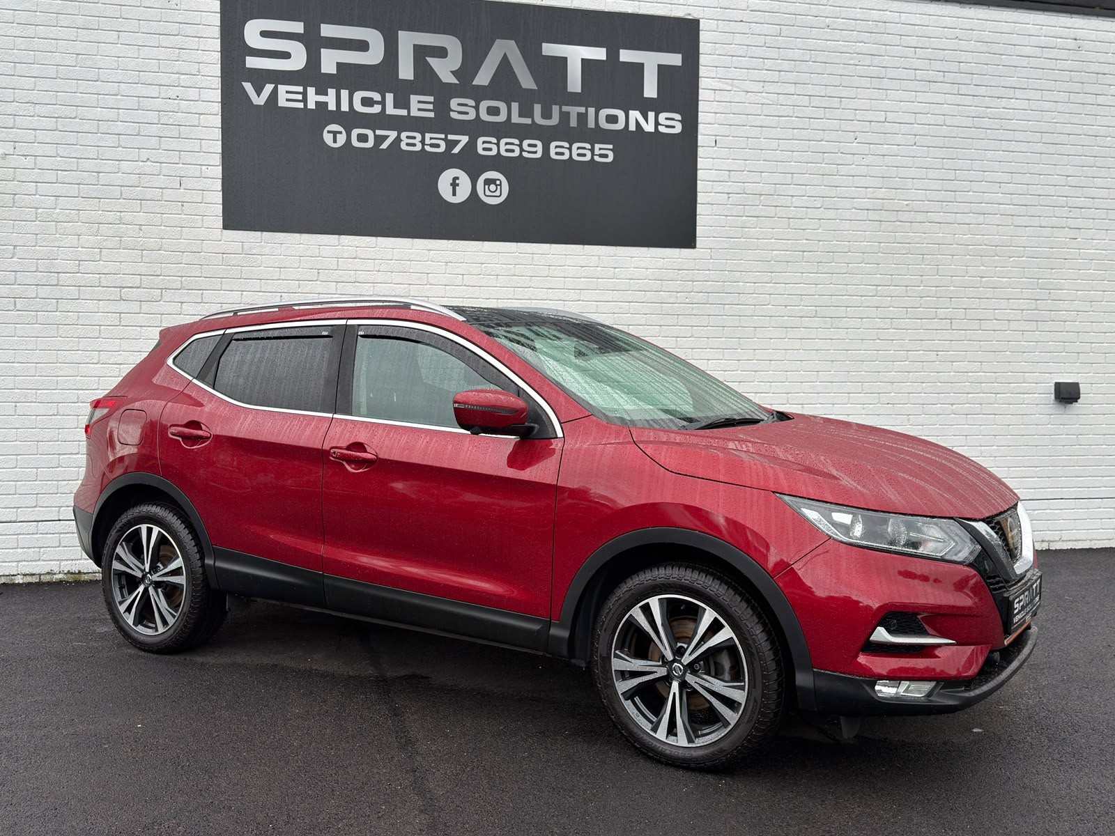 2017 Nissan Qashqai 1.5 dCi N-Connecta SUV 5dr Diesel Manual Euro 6 (s/s) (110 ps) - vehicle photo 4 for sale on PureCar
