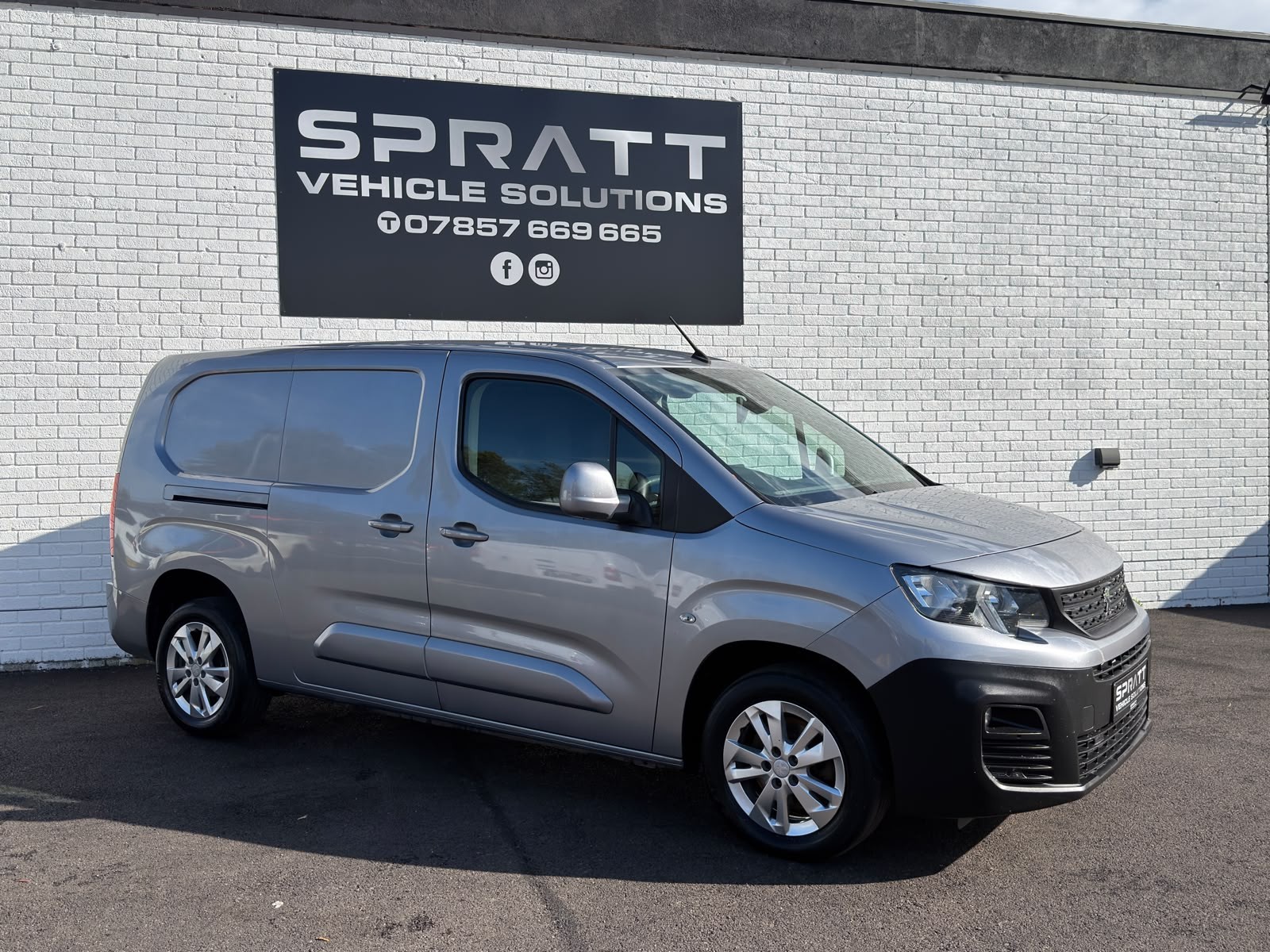 2019 Peugeot Partner 1.5 BlueHDi 950 Asphalt Long Panel Van 6dr Diesel Manual LWB Euro 6 (s/s) (130 bhp) - vehicle photo 4 for sale on PureCar