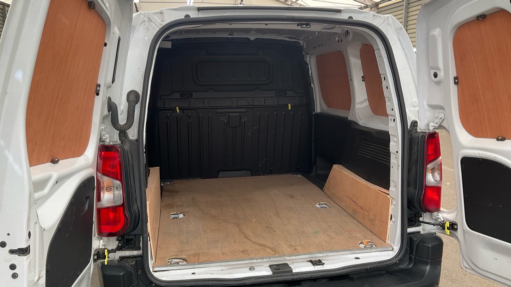 2023 Peugeot Partner 1.5 BlueHDi 1000 Professional Premium + Standard Panel Van 5dr Diesel Manual SWB Euro 6 (s/s) (100 bhp) - vehicle photo 2 for sale on PureCar