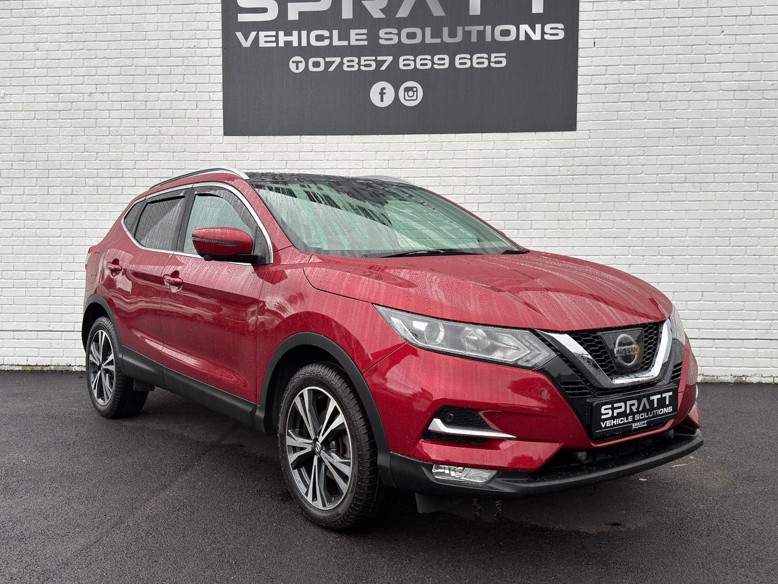 2017 Nissan Qashqai 1.5 dCi N-Connecta SUV 5dr Diesel Manual Euro 6 (s/s) (110 ps) - vehicle photo 2 for sale on PureCar