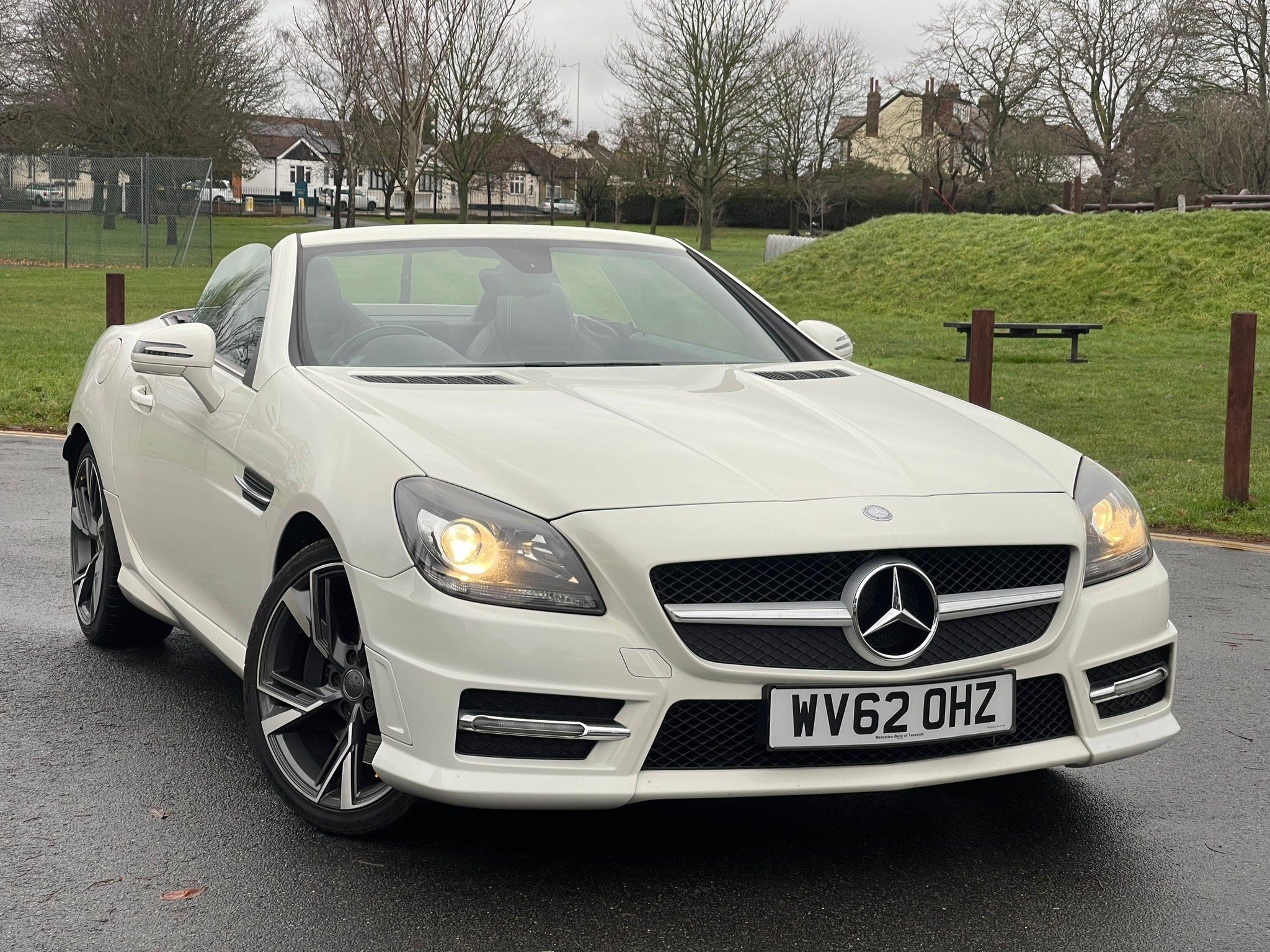 Mercedes-Benz SLK SLK250 CDI BLUEEFFICIENCY AMG SPORT 2-Door 2012