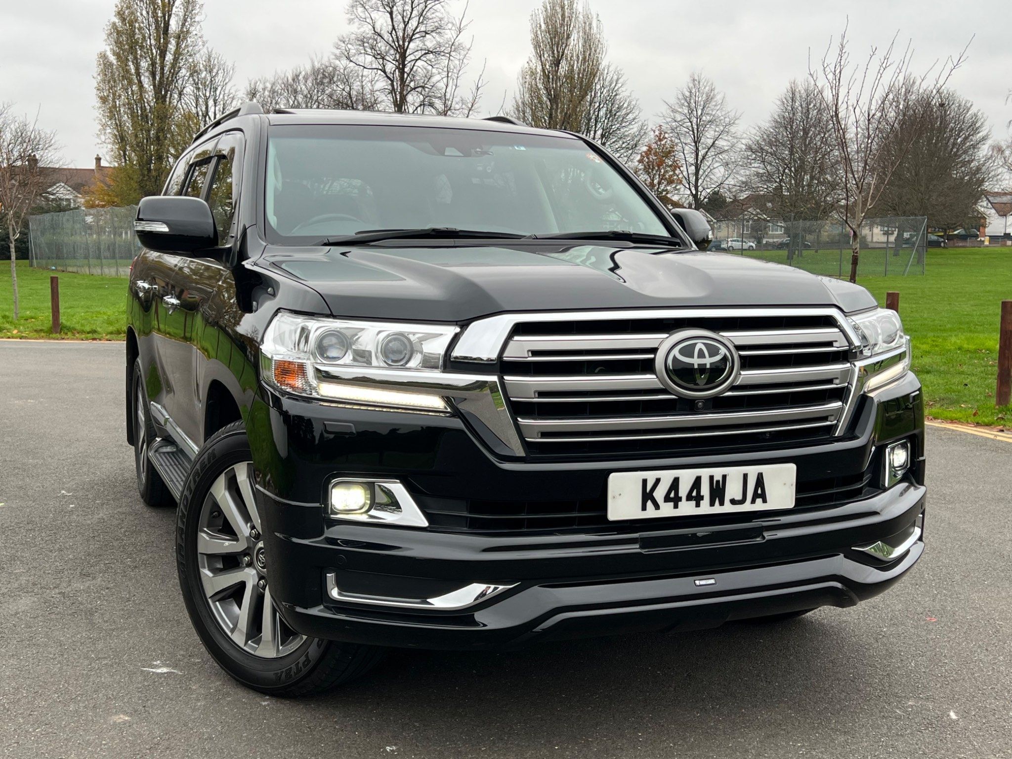 Toyota Land Cruiser ZX V8 PETROL 8 SEATER HUGE SPEC 2019