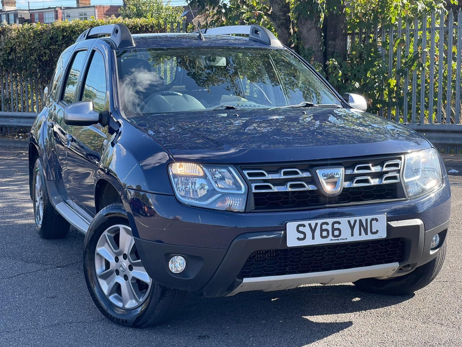 Dacia Duster LAUREATE DCI 5-Door 2016