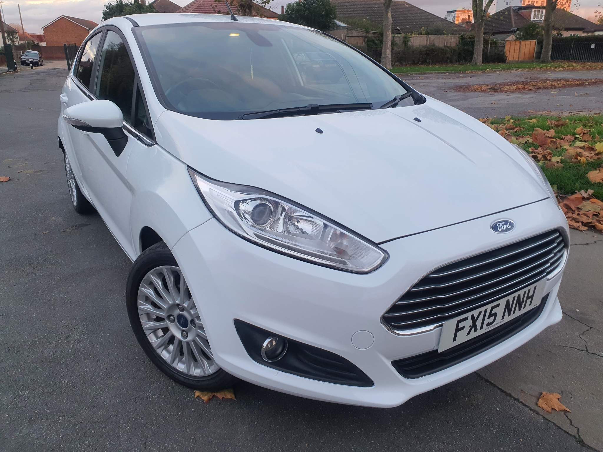 Ford Fiesta TITANIUM 5-Door 2015