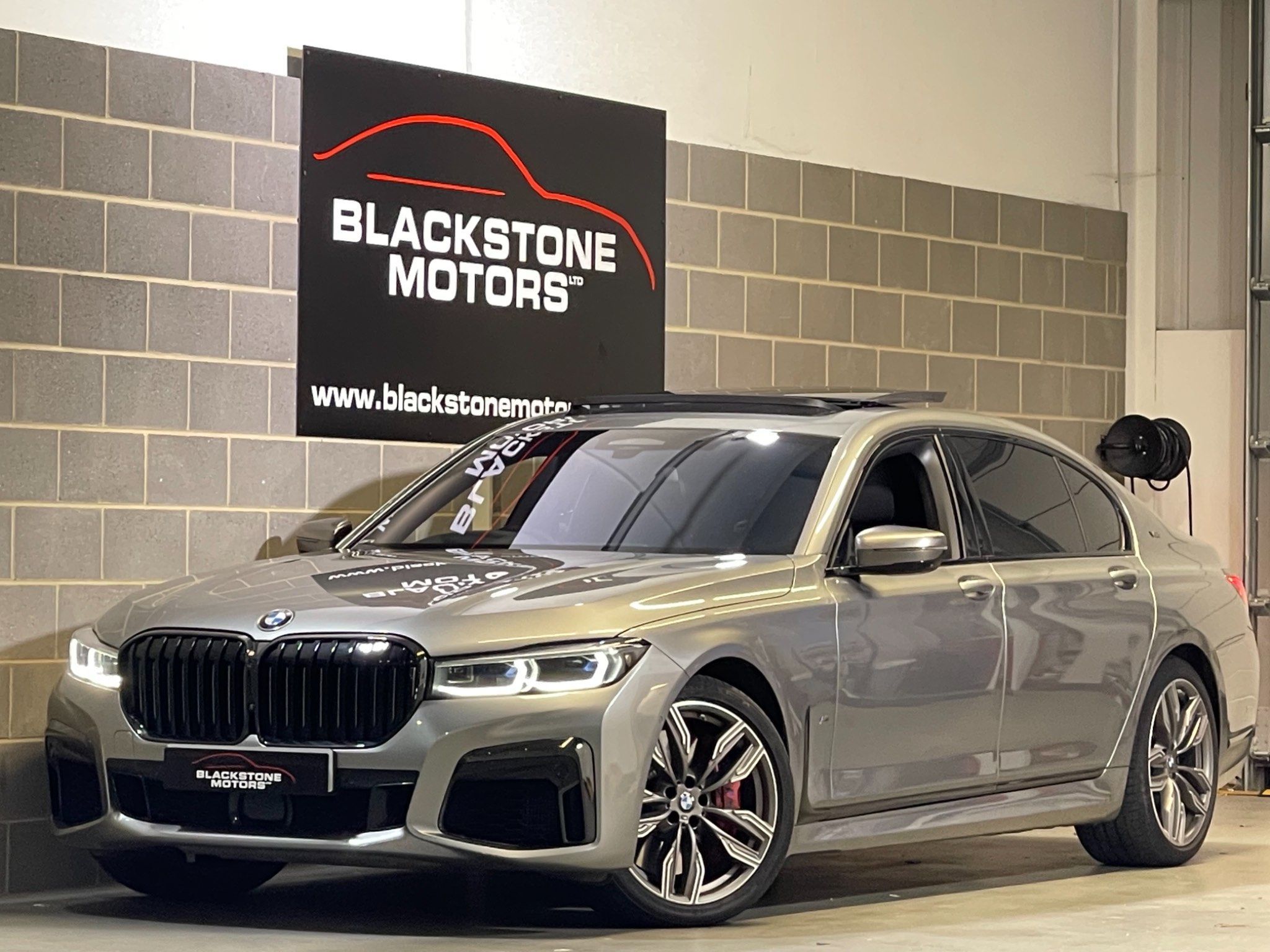 BMW 7 Series M760LI XDRIVE 4-Door 2020