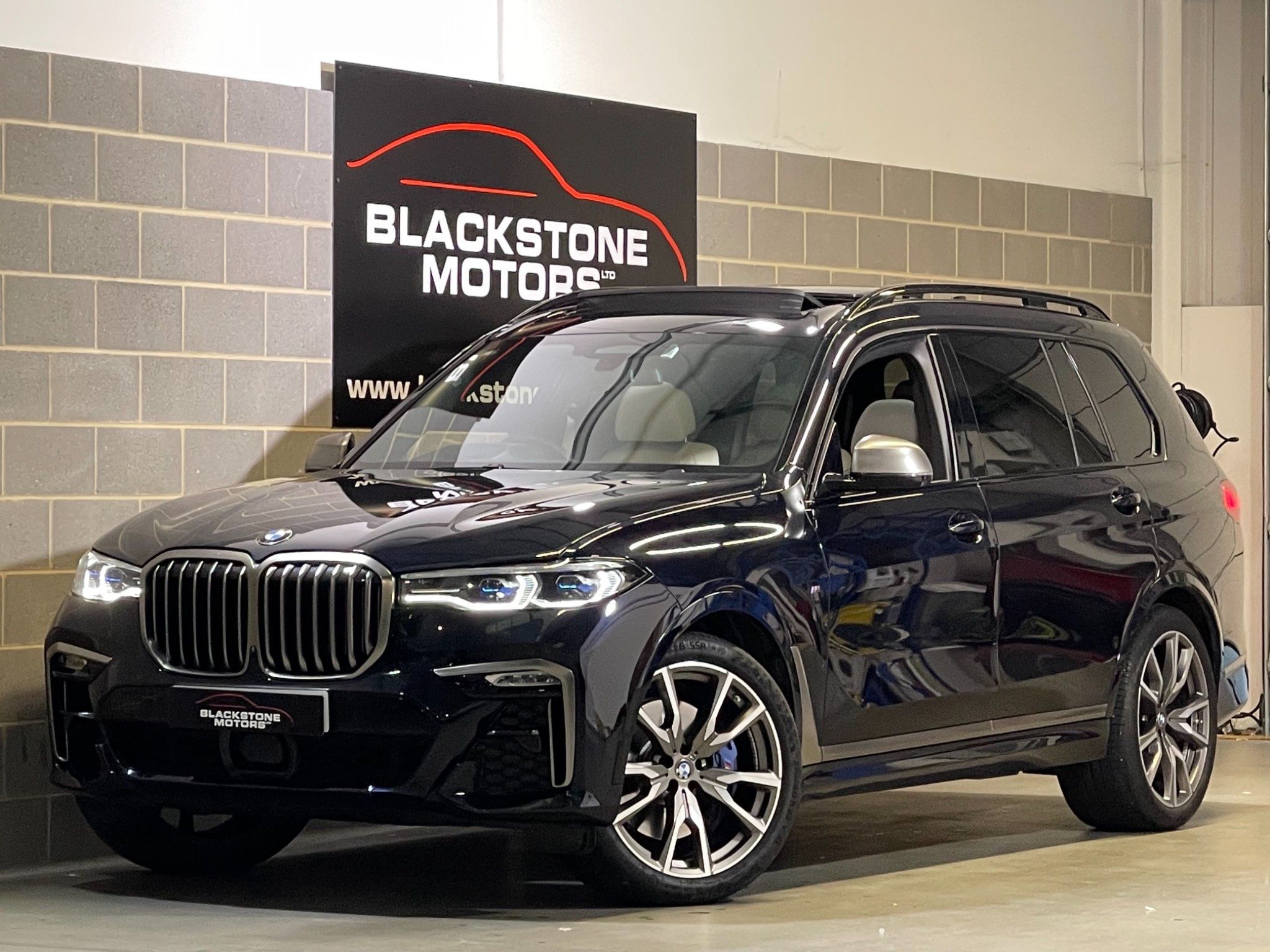 BMW X7 M50I 5-Door 2021