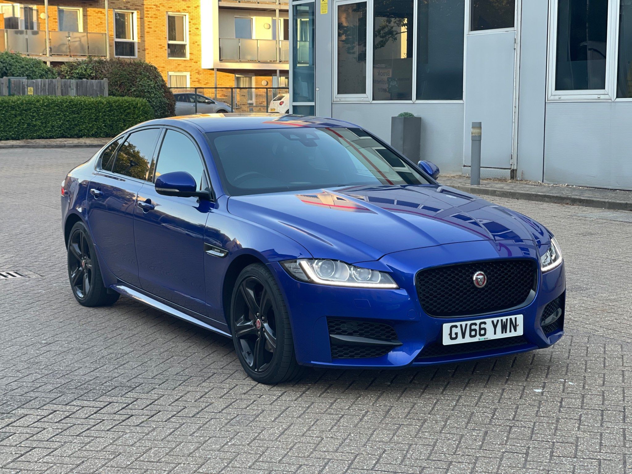 Jaguar XF R-SPORT 4-Door 2017