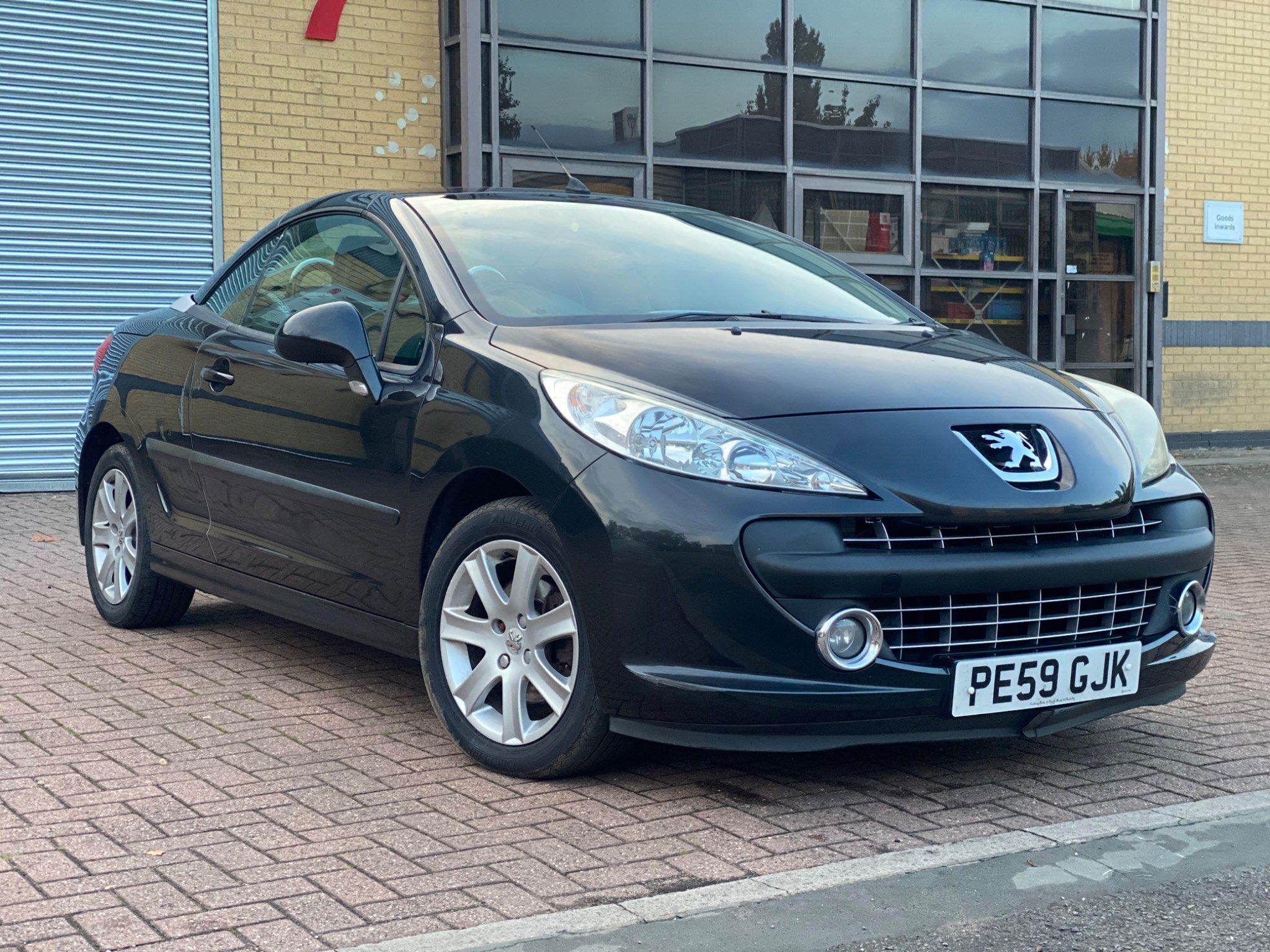 Peugeot 207 CC XR 2-Door 2009