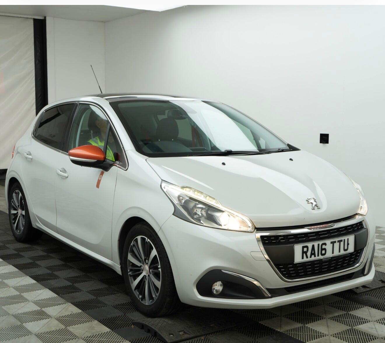 Peugeot 208