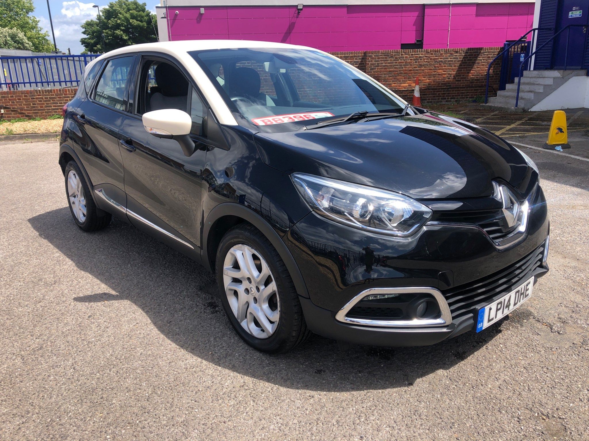 Renault Captur DYNAMIQUE MEDIANAV DCI 5-Door 2014