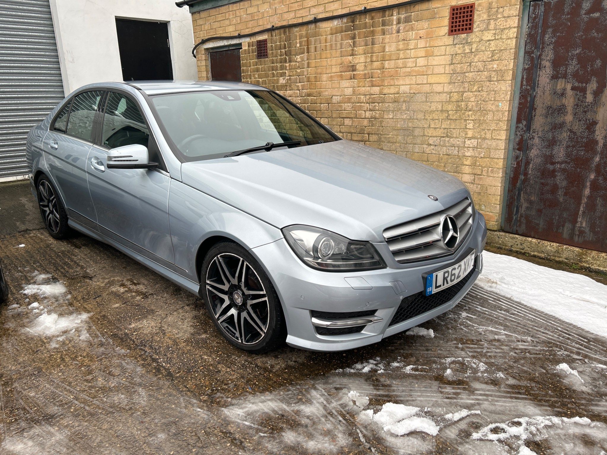 Mercedes-Benz C Class C250 BLUEEFFICIENCY AMG SPORT PLUS 4-Door 2012
