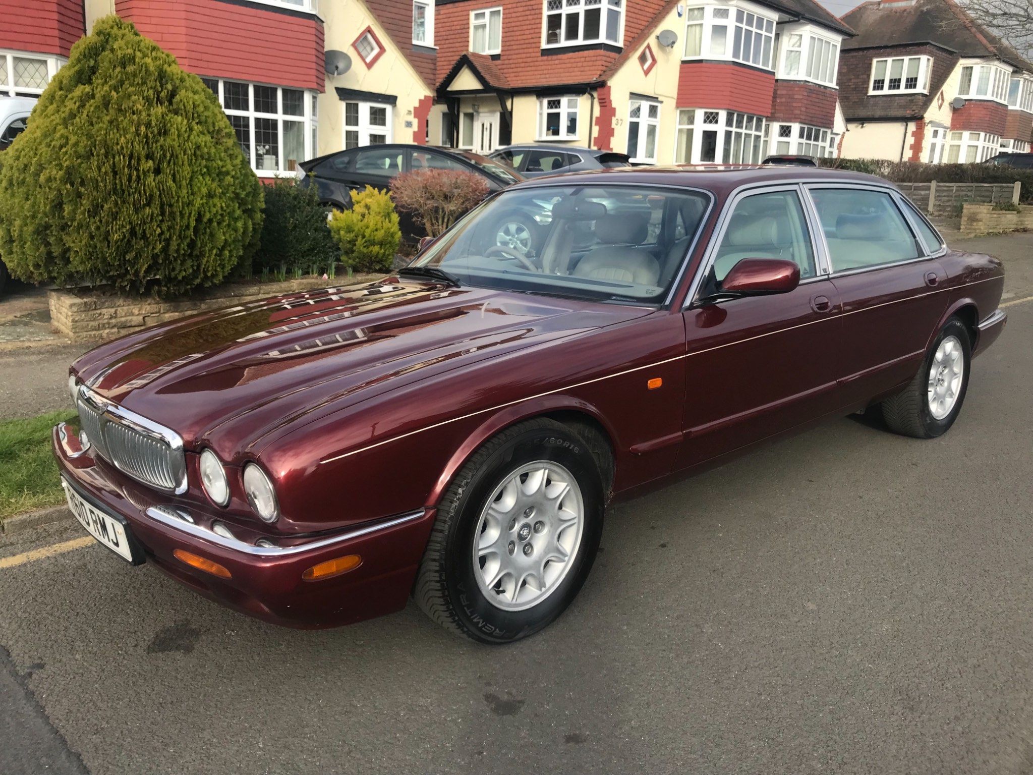 Jaguar Sovereign SOVEREIGN V8 LWB 4-Door 1998