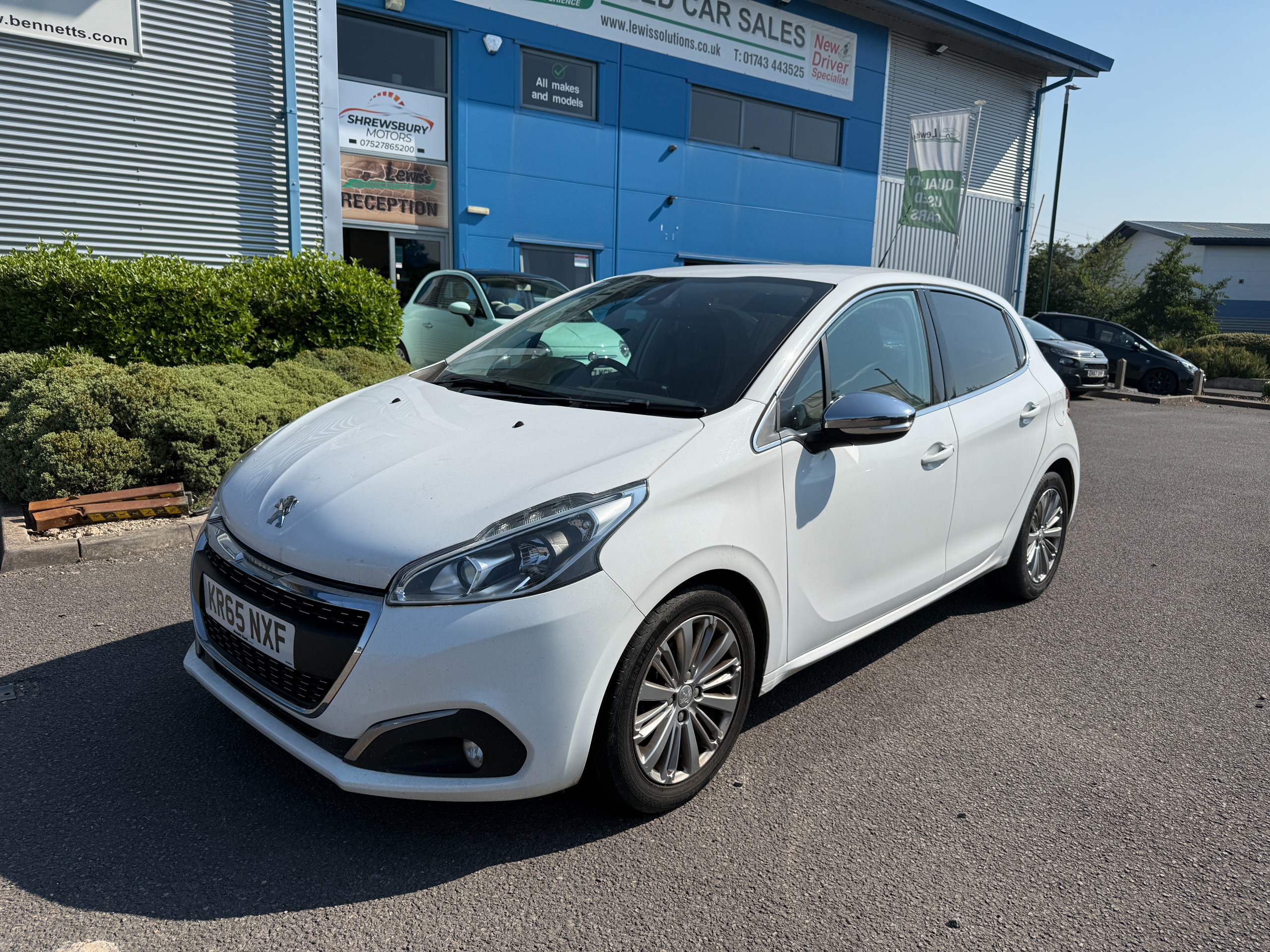 Peugeot 208