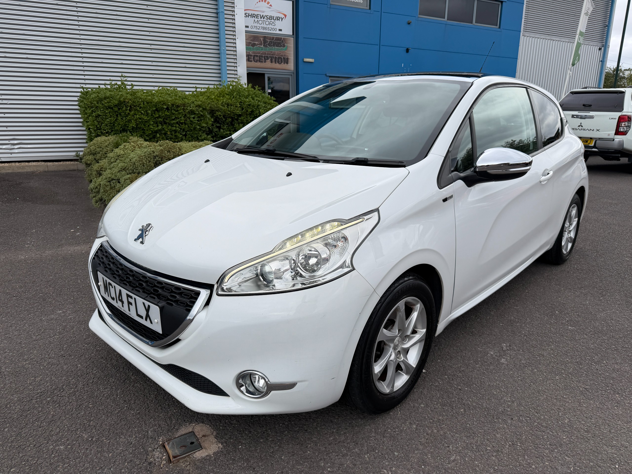 Peugeot 208