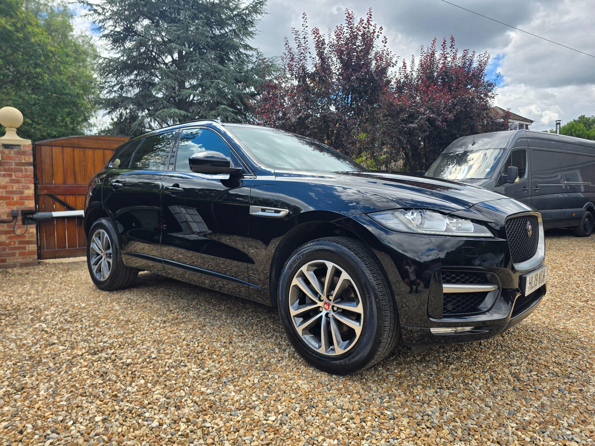 Jaguar F-Pace