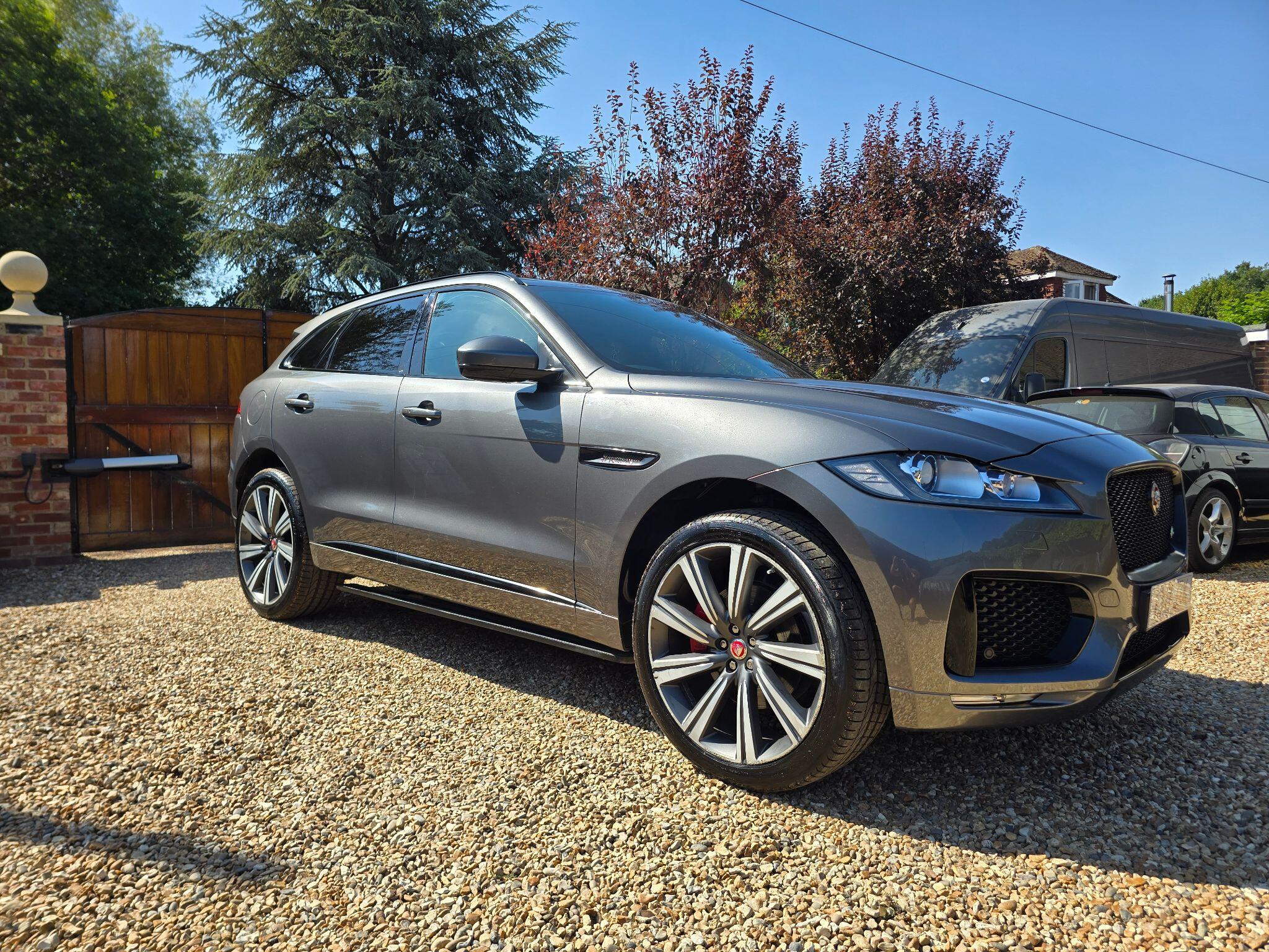Jaguar F-Pace