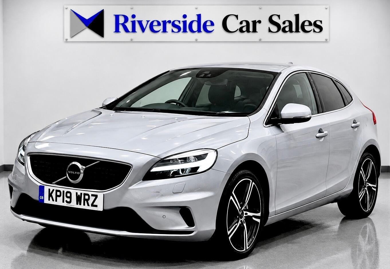 Silver 2019 Volvo V40 Hatchback Front-wheel drive Manual