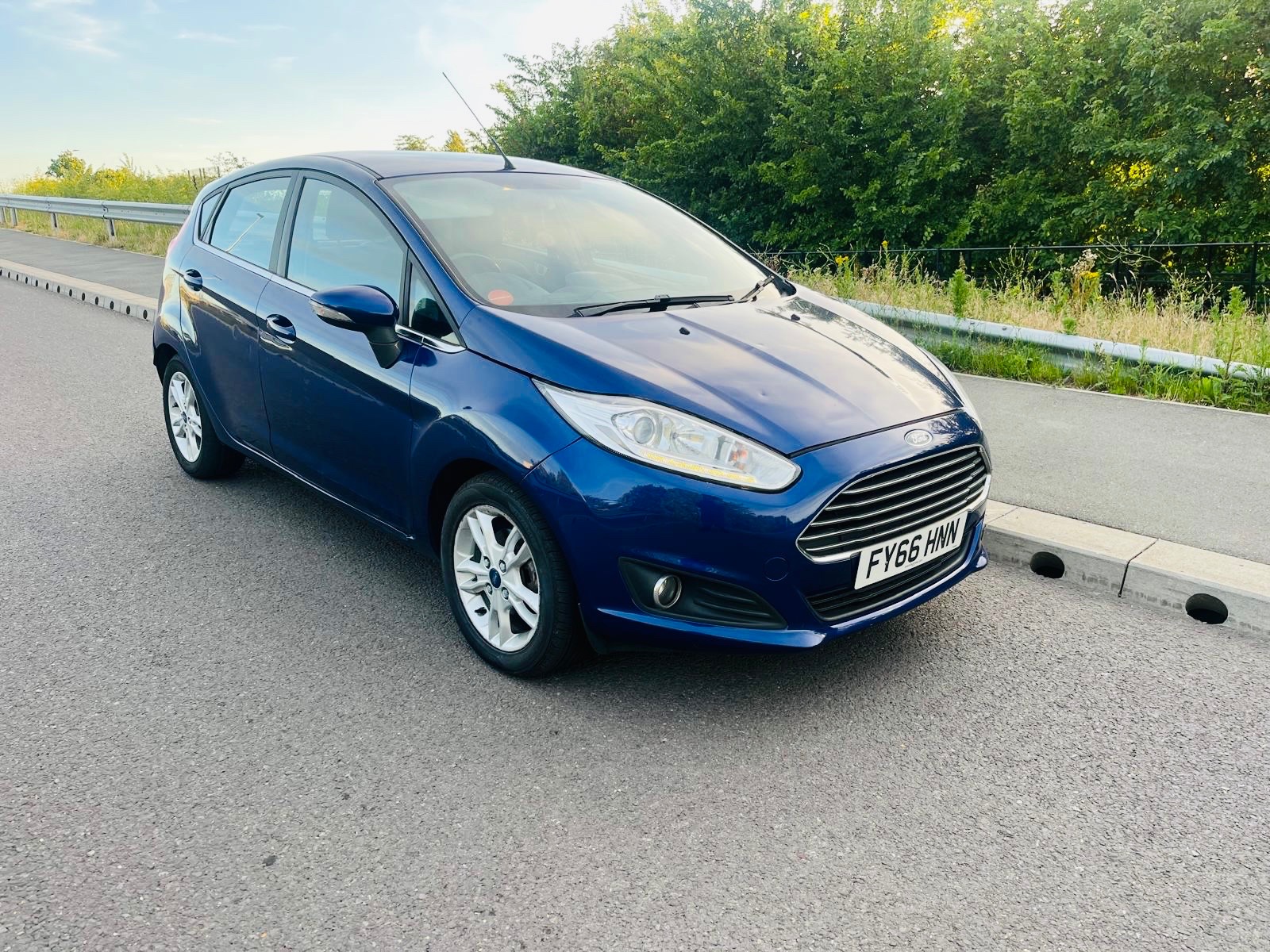 Blue 2016 Ford Fiesta 1.0 Ecoboost Zetec 5dr Hatchback Front-wheel drive Manual