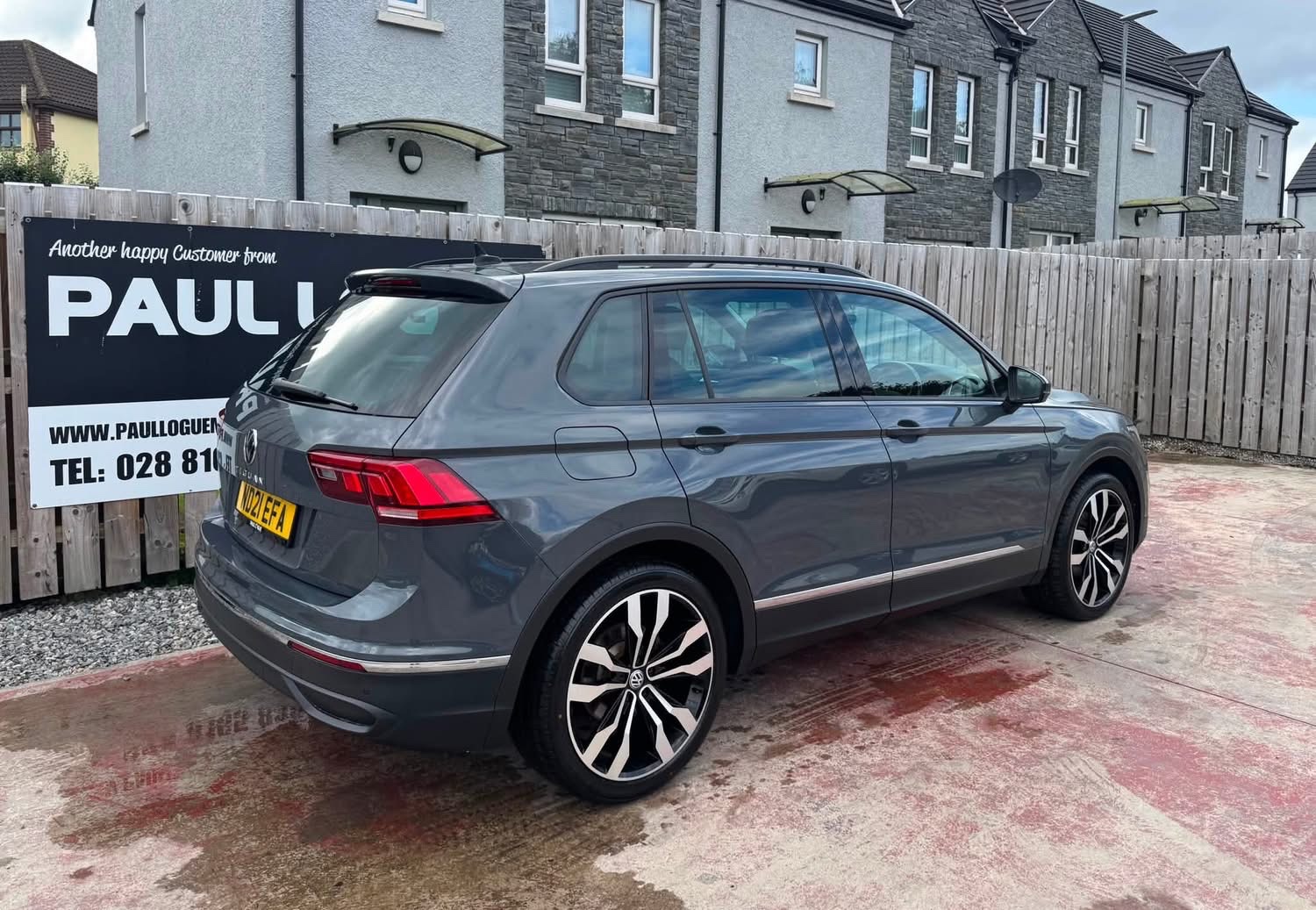 2021 Volkswagen Tiguan 2.0 TDI Life SUV 5dr Diesel DSG Euro 6 (s/s) (150 ps) - vehicle photo 3 for sale on PureCar