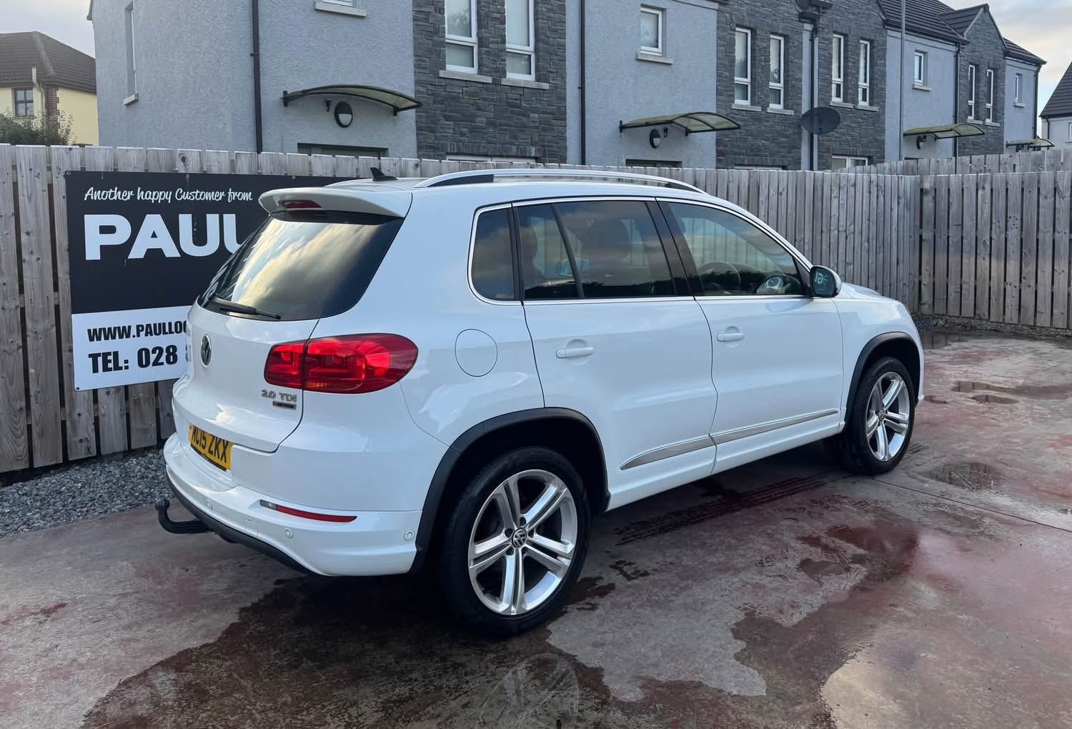 2015 Volkswagen Tiguan 2.0 TDI BlueMotion Tech R-Line SUV 5dr Diesel Manual 4WD Euro 6 (s/s) (150 ps) - vehicle photo 3 for sale on PureCar