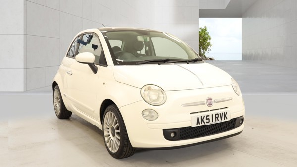 White 2009 Fiat 500 Hatchback Front-wheel drive Manual