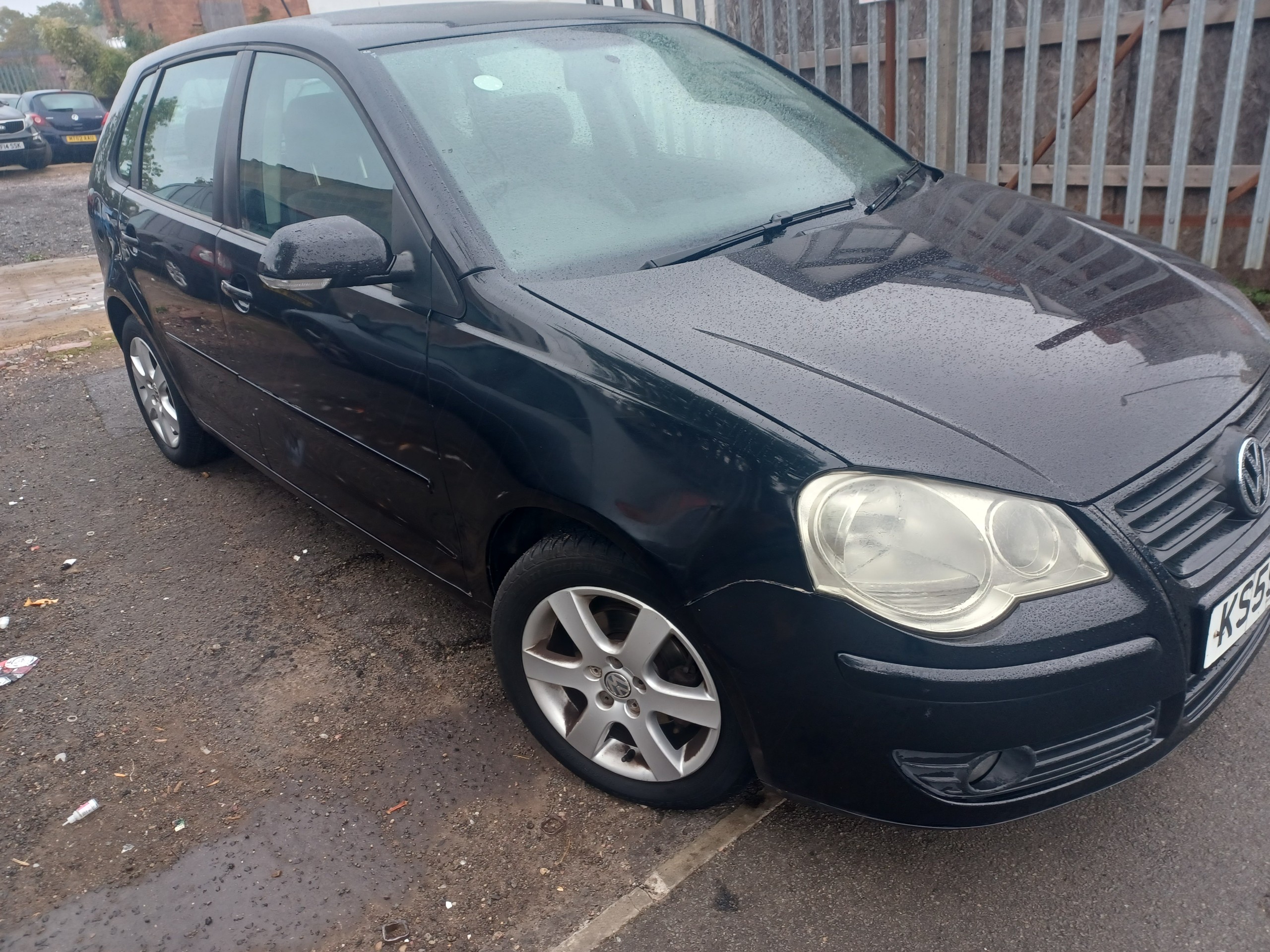 Black 2009 Volkswagen Polo Hatchback Front-wheel drive Manual