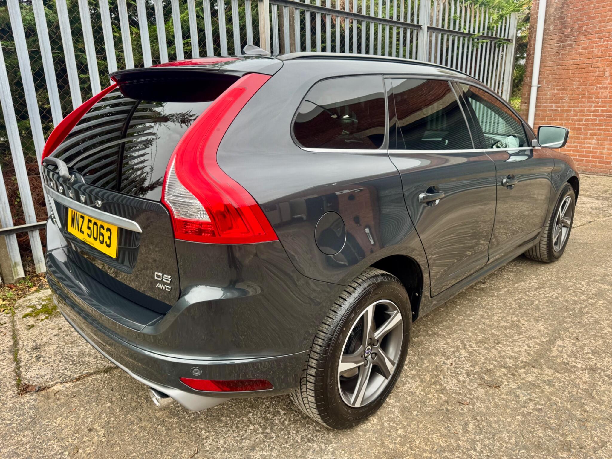 2016 Volvo XC60 2.4 D5 R-Design Nav Auto AWD Euro 6 (s/s) 5dr - vehicle photo 4 for sale on PureCar