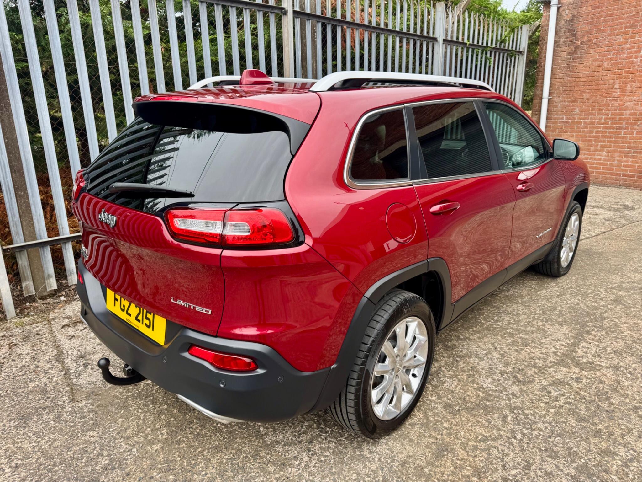 2017 Jeep Cherokee 2.2 MultiJetII Limited Auto 4WD Euro 6 (s/s) 5dr - vehicle photo 4 for sale on PureCar