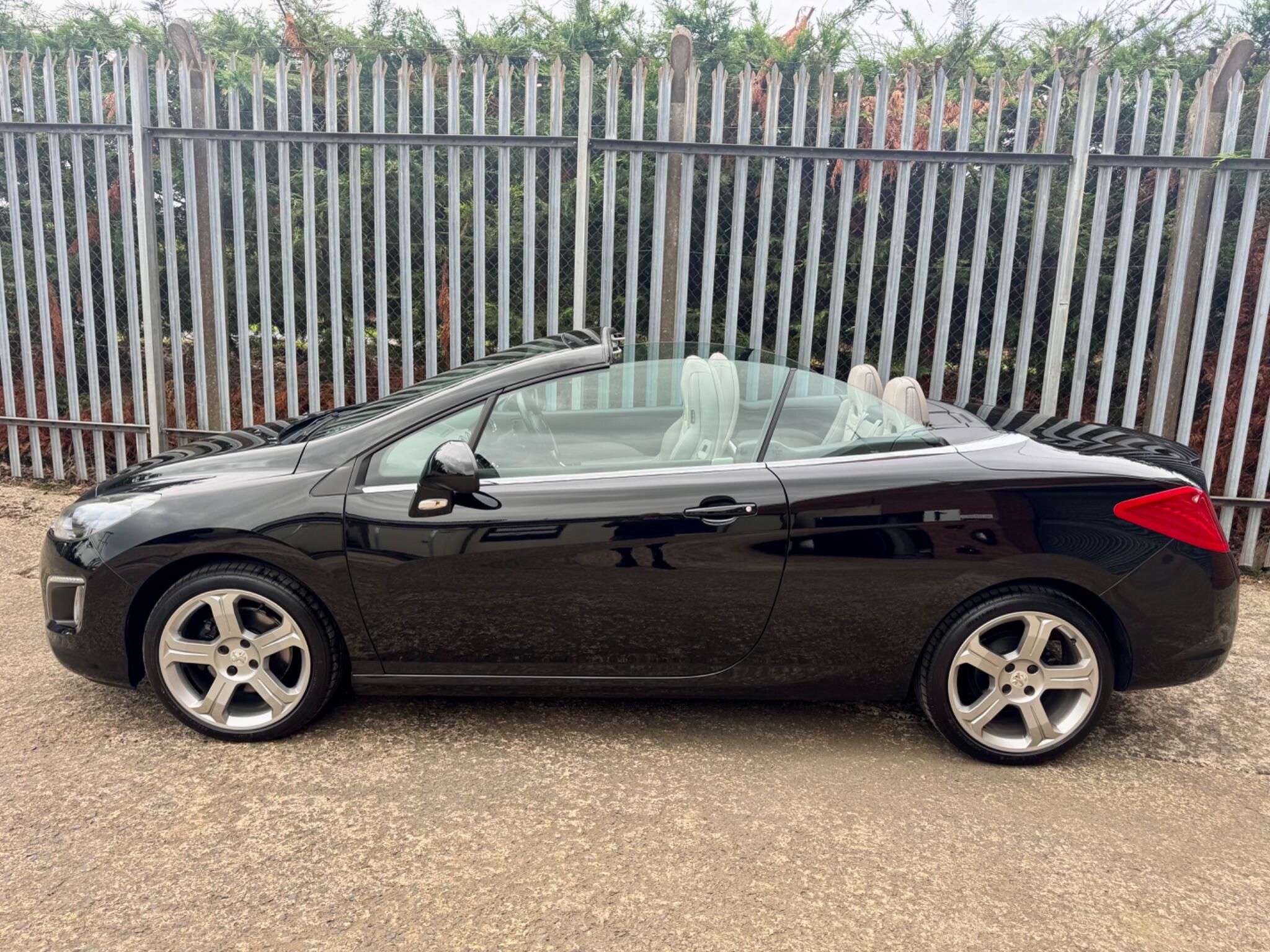2013 Peugeot 308 CC 2.0 HDi Allure Convertible 2dr Diesel Manual Euro 5 (163 ps) - vehicle photo 2 for sale on PureCar